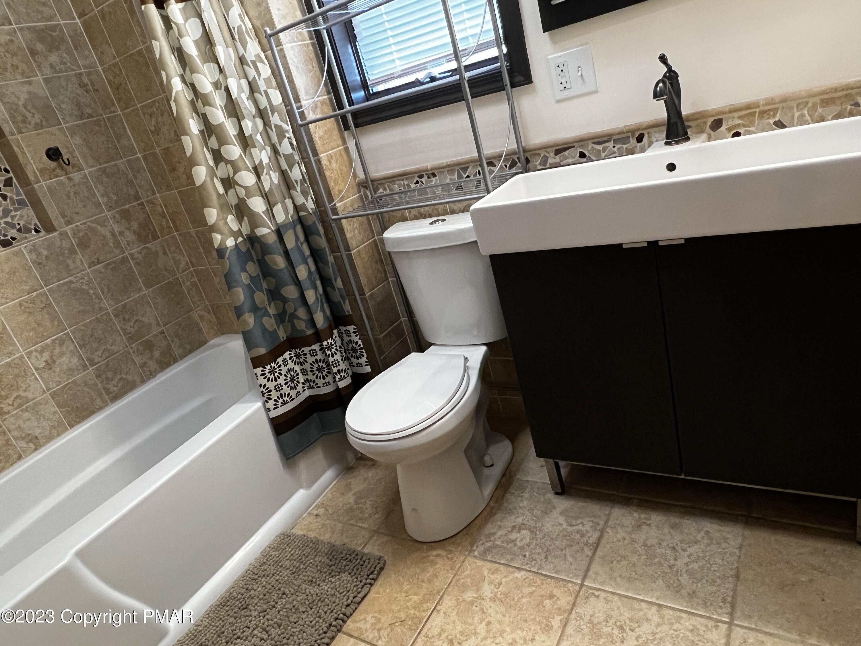 186 S Pinewood Drive