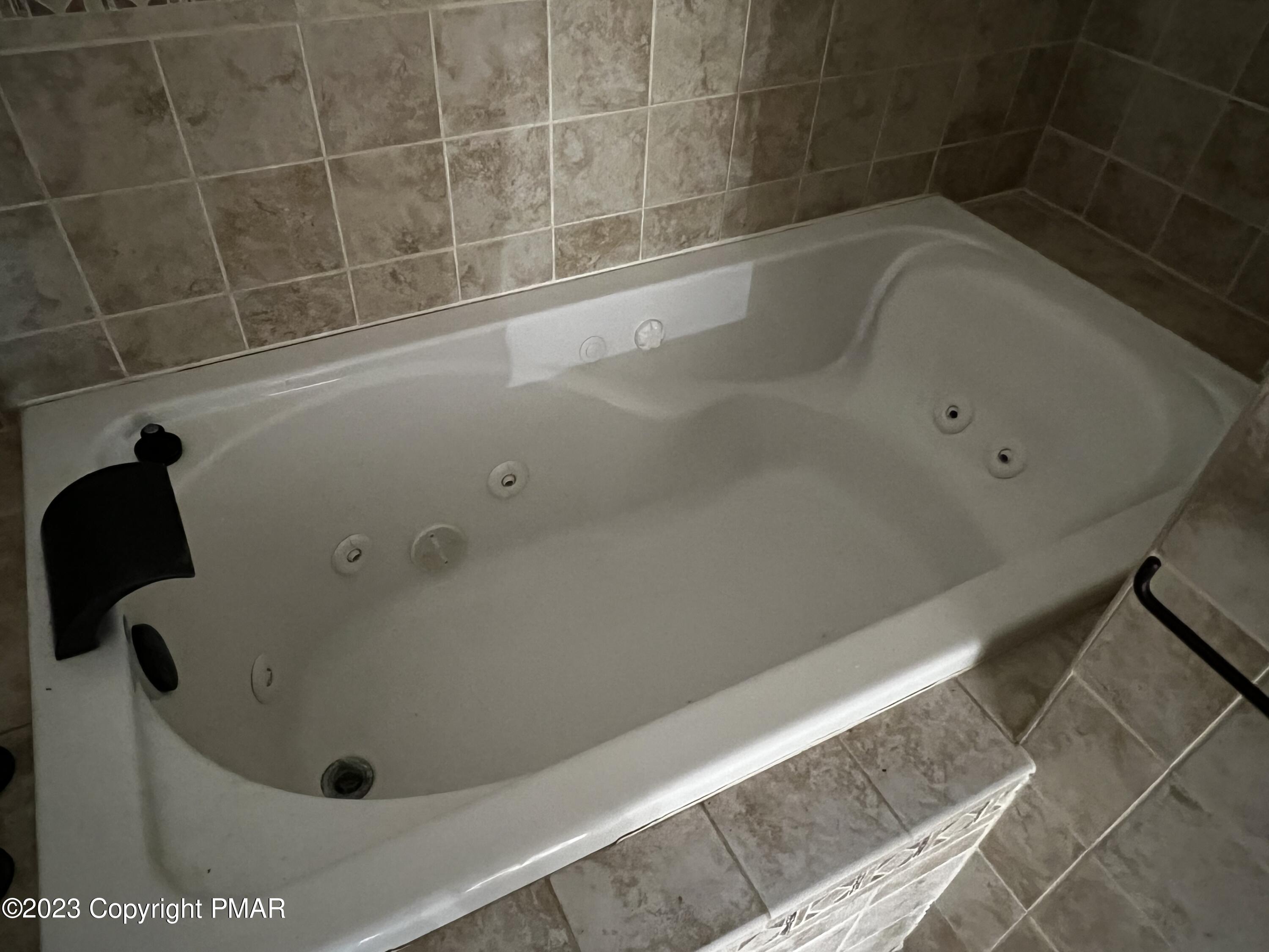 186 S Pinewood Drive