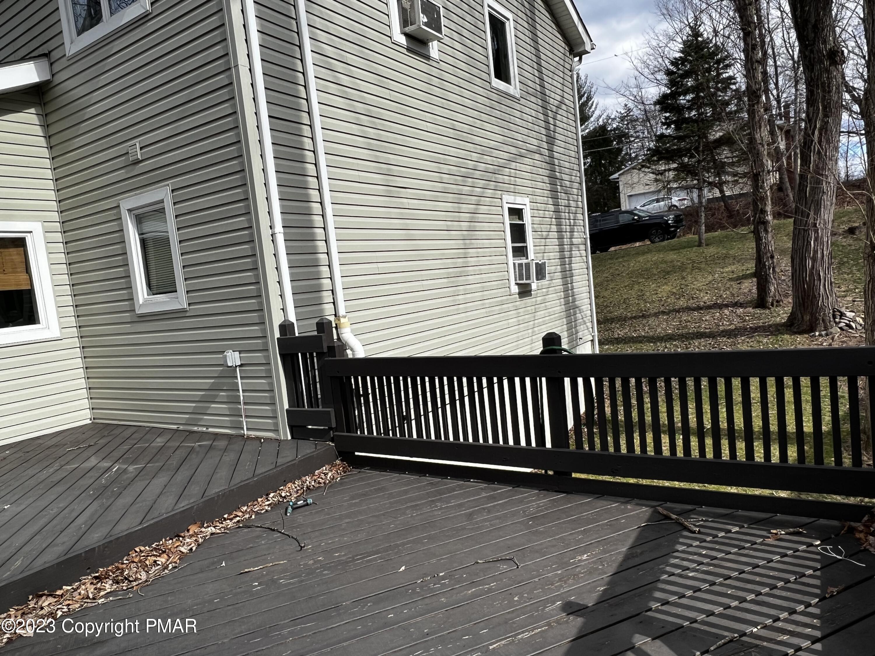 186 S Pinewood Drive