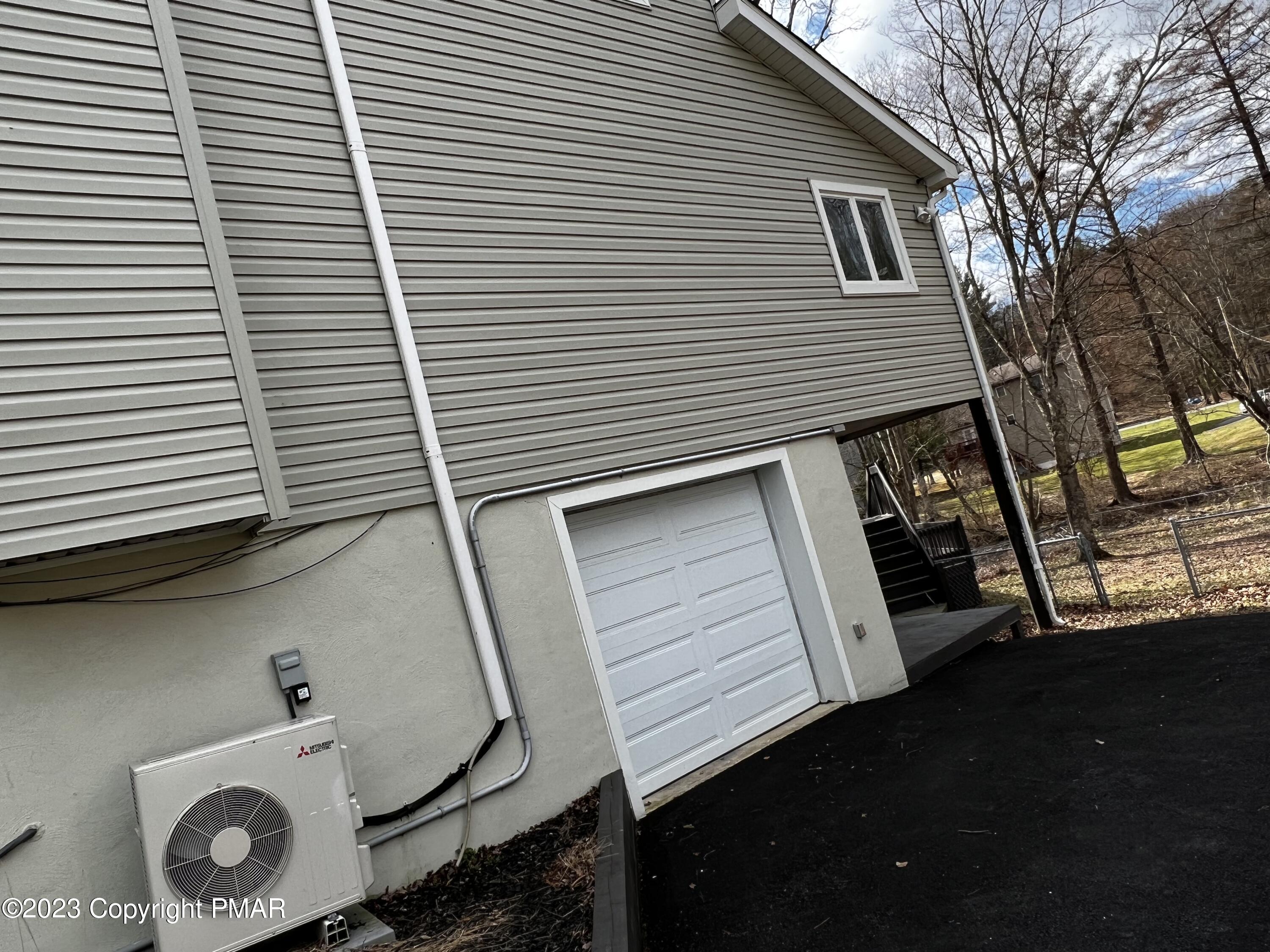 186 S Pinewood Drive