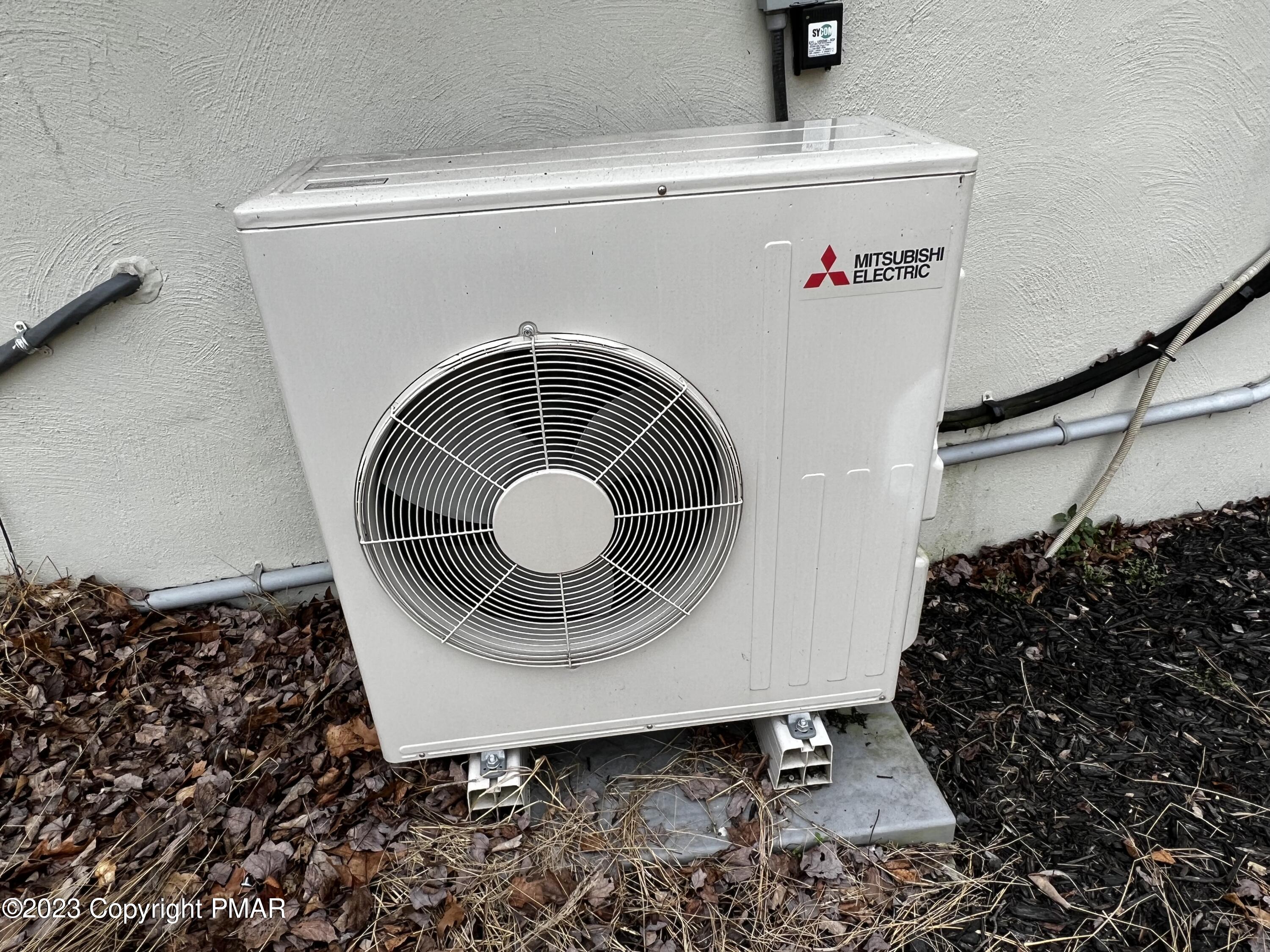 186 S Pinewood Drive