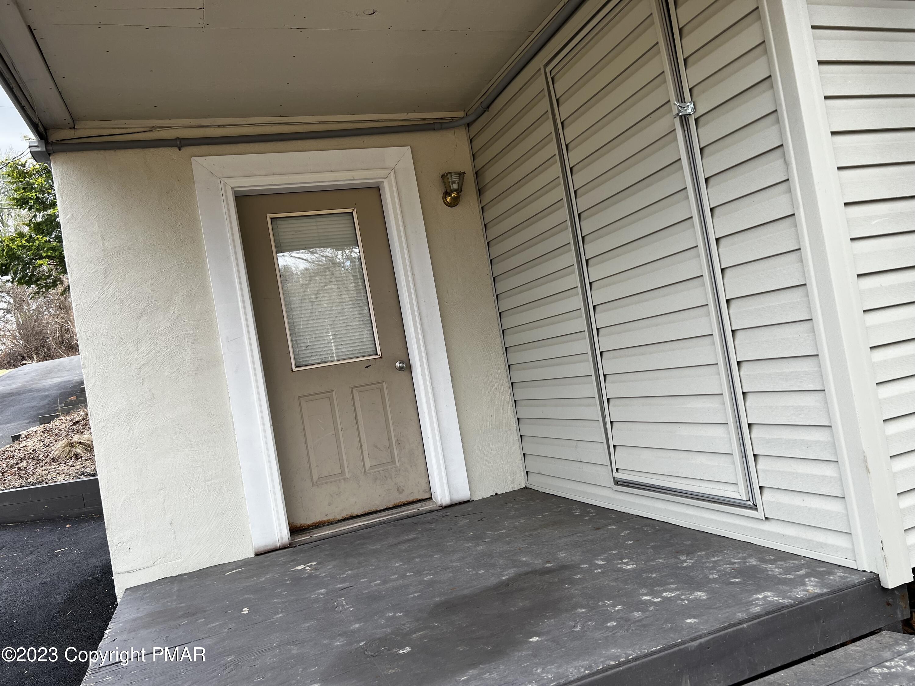 186 S Pinewood Drive