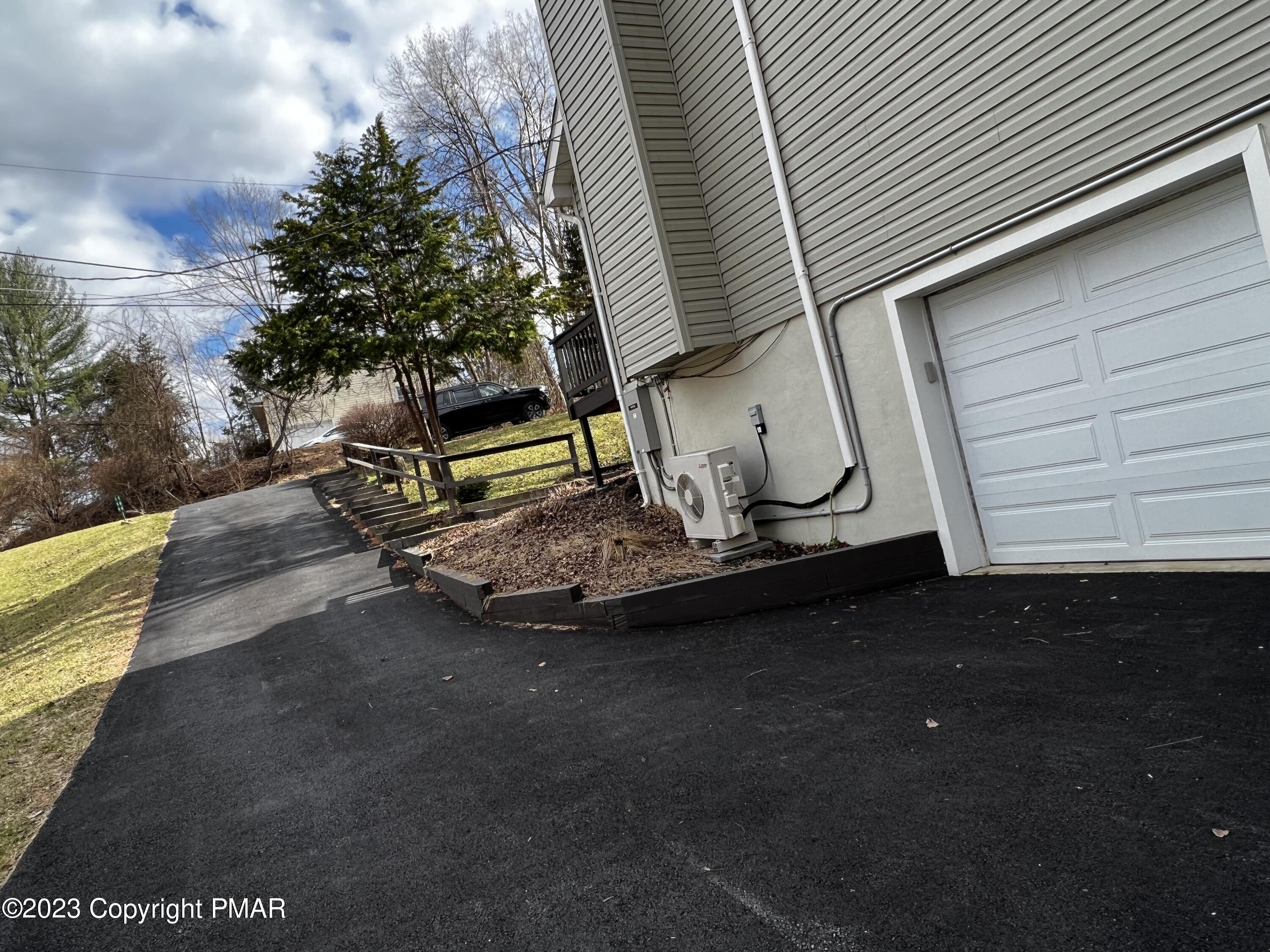 186 S Pinewood Drive