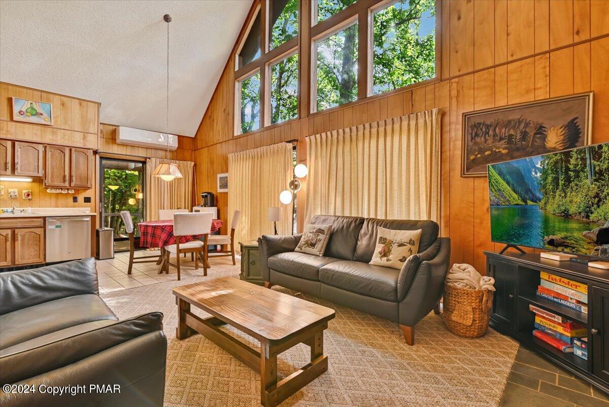 7126 W Woodbridge Drive