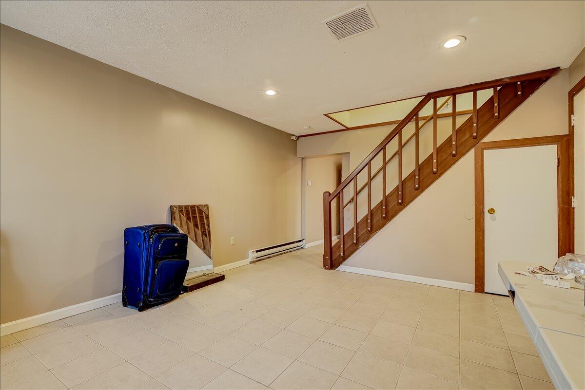 154 Elgin Way