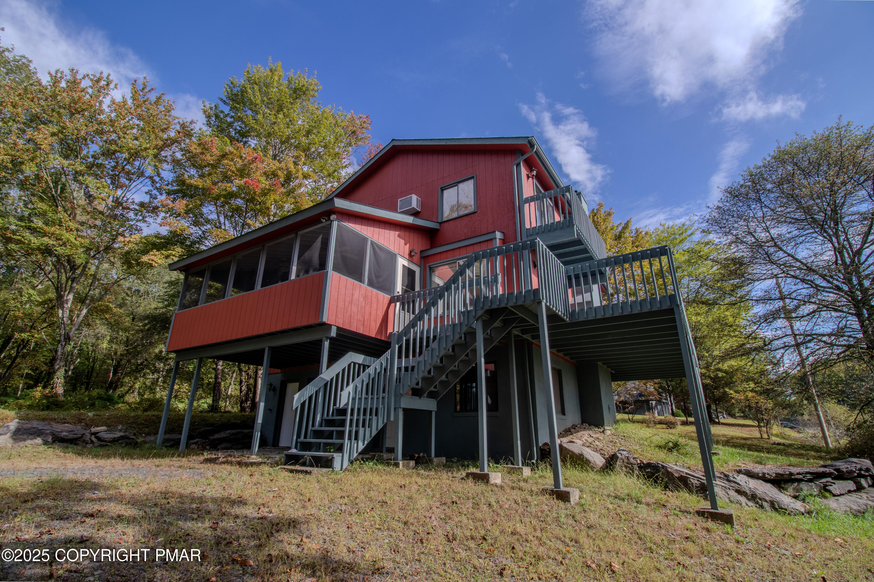 1142 Yorkshire Lane
