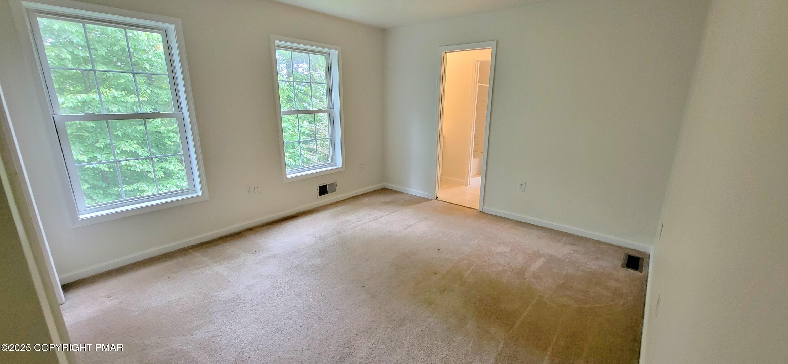 259 Great Bear Way Road, East Stroudsburg