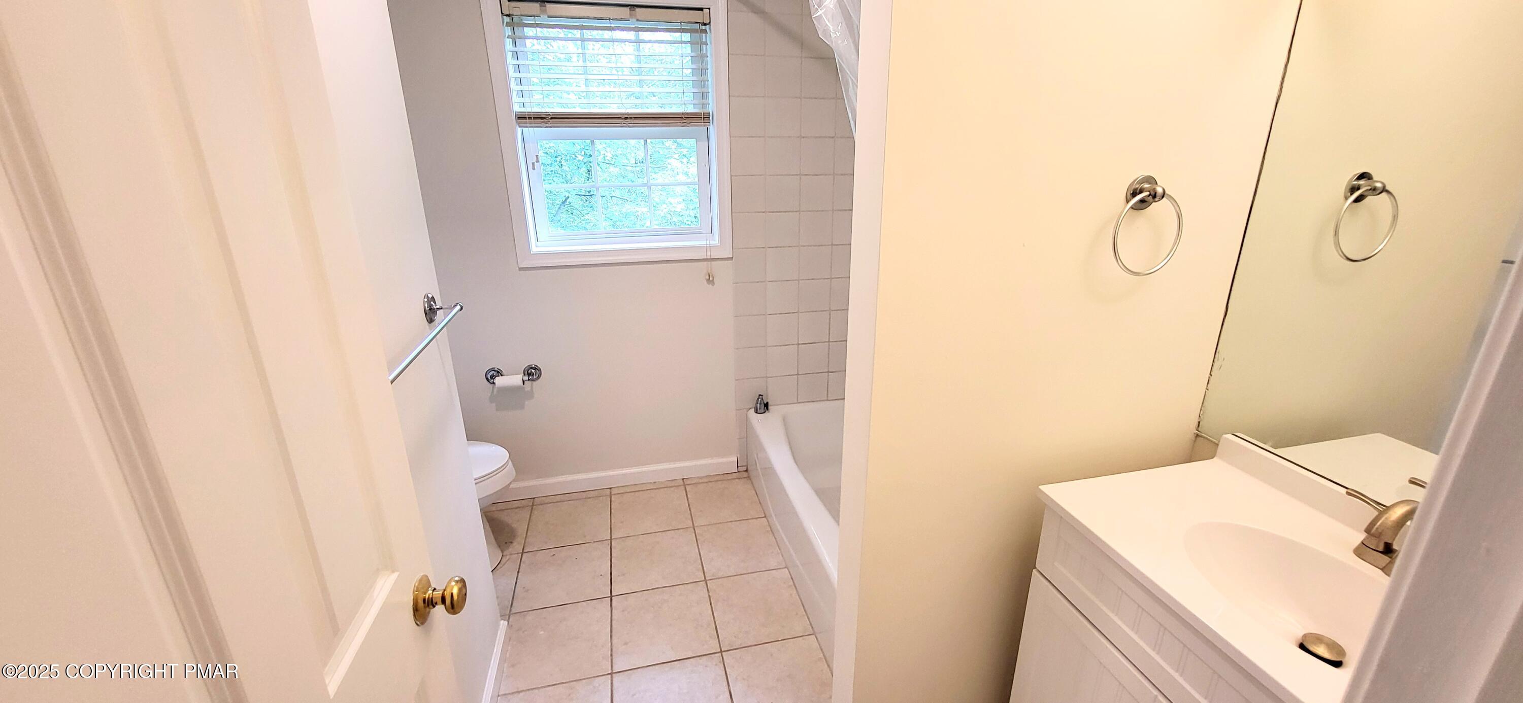 259 Great Bear Way Road, East Stroudsburg