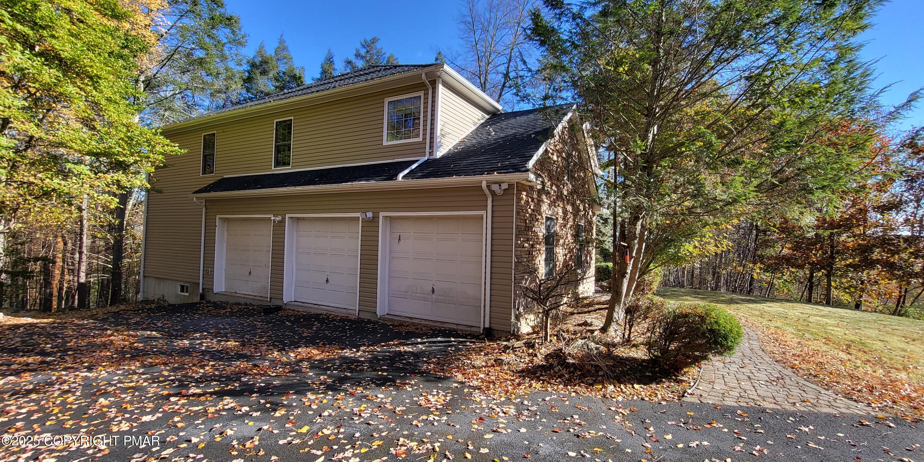 259 Great Bear Way Road, East Stroudsburg