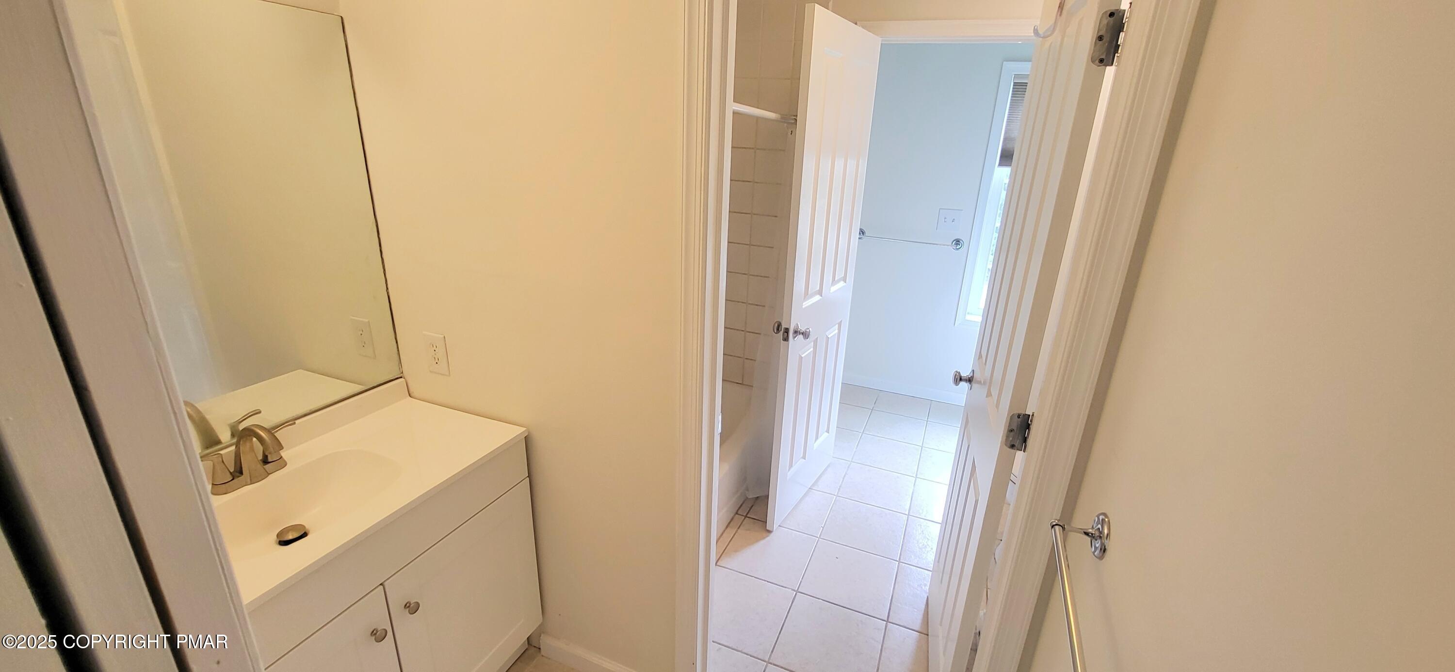 259 Great Bear Way Road, East Stroudsburg