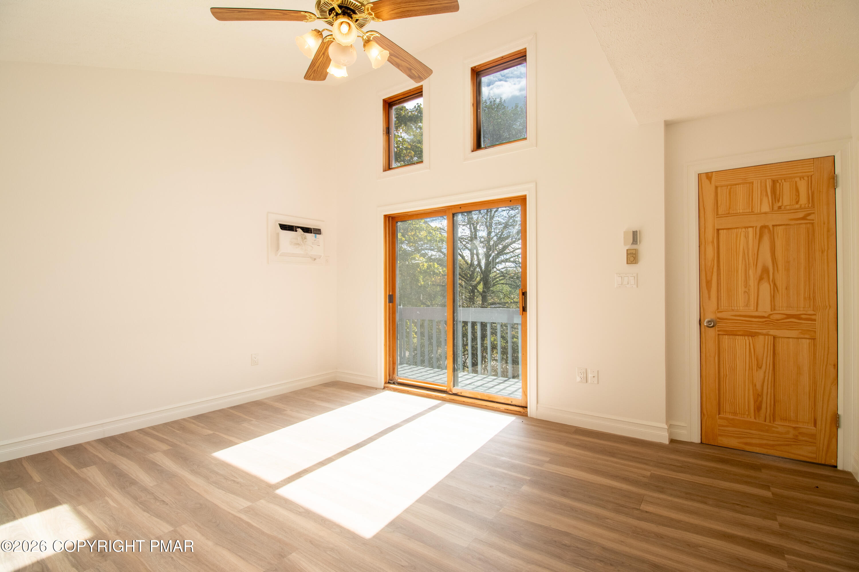 1142 Yorkshire Lane