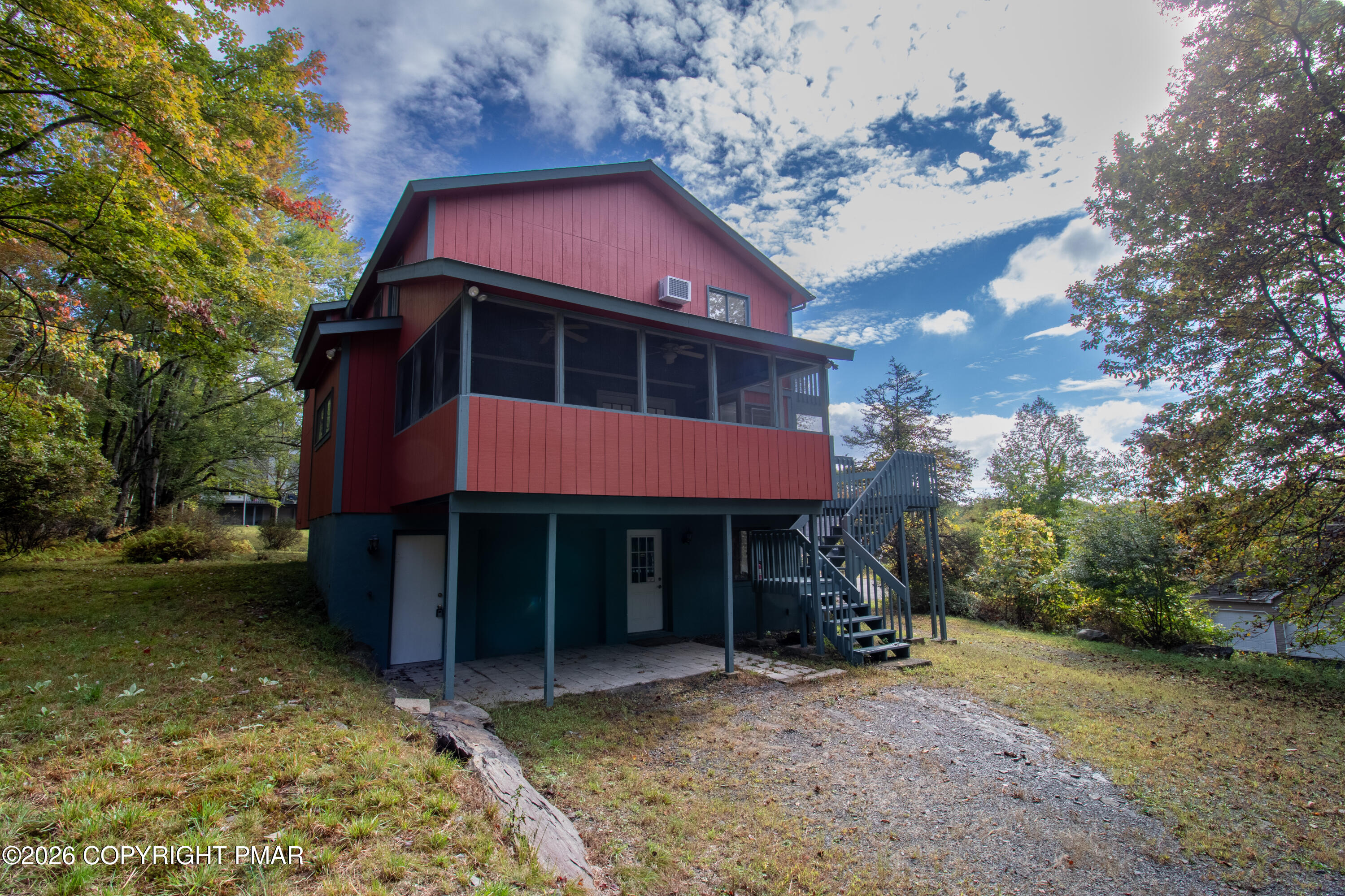 1142 Yorkshire Lane