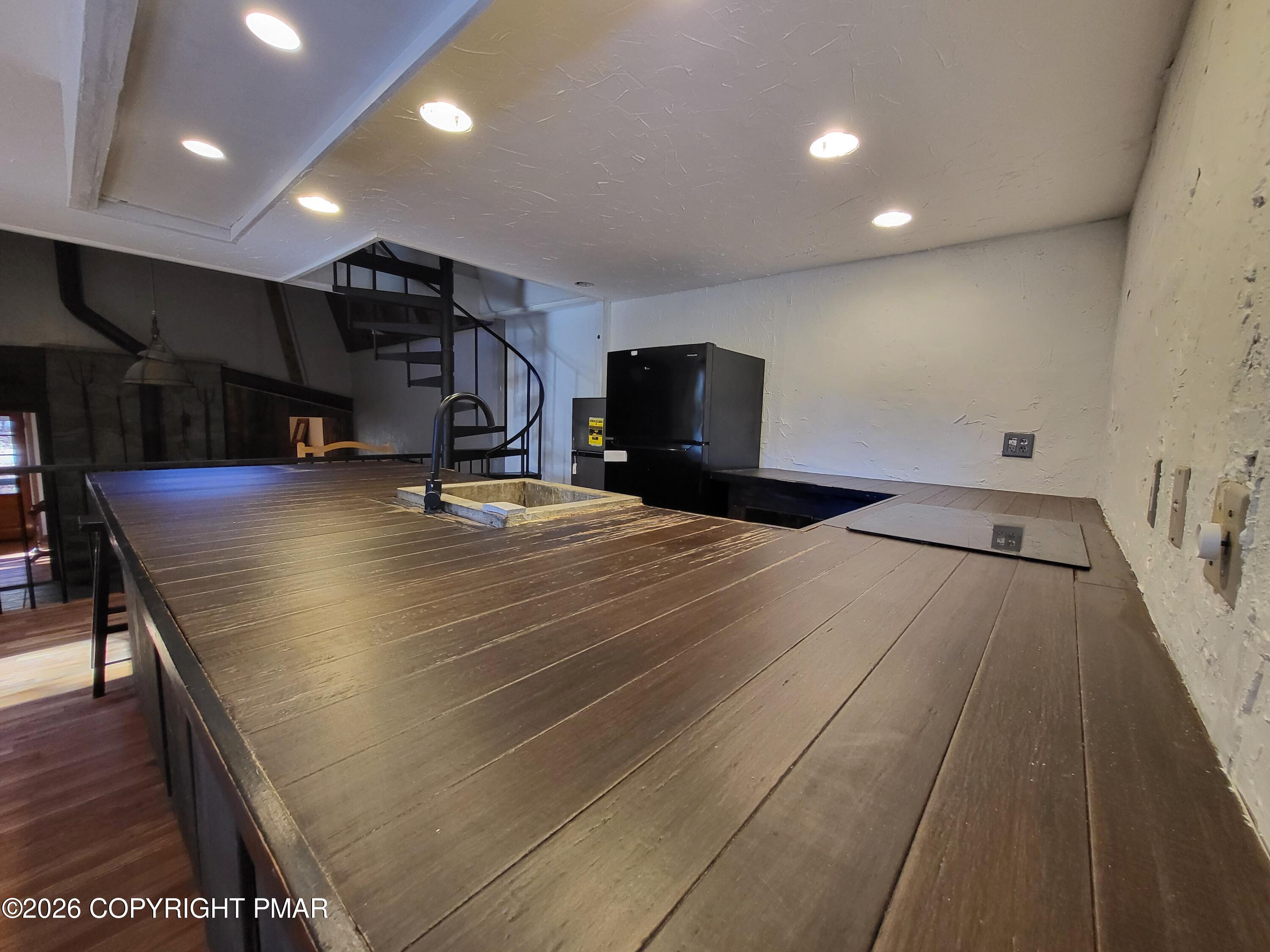 169 Saunders Drive