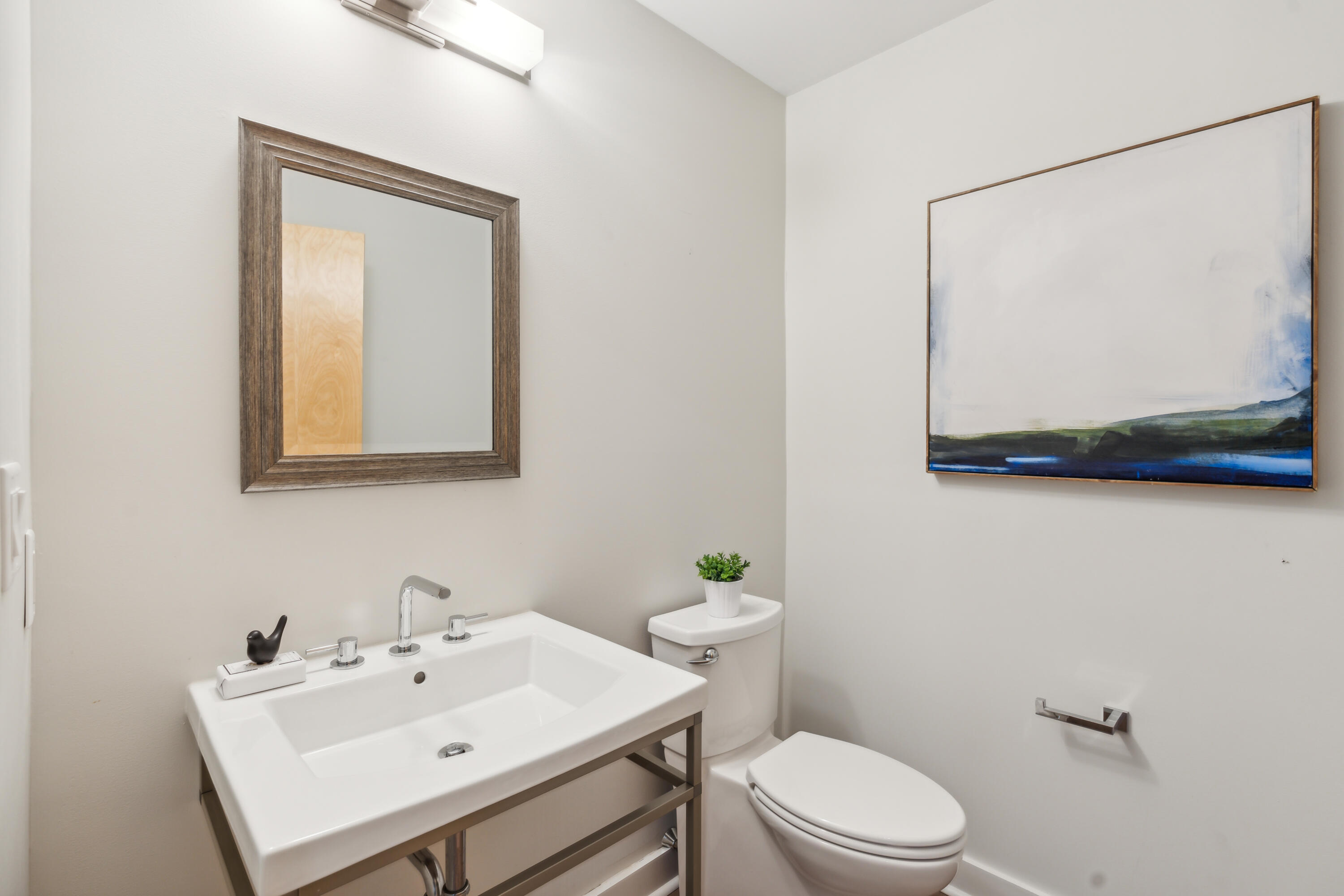 113 Newbury Street, 105