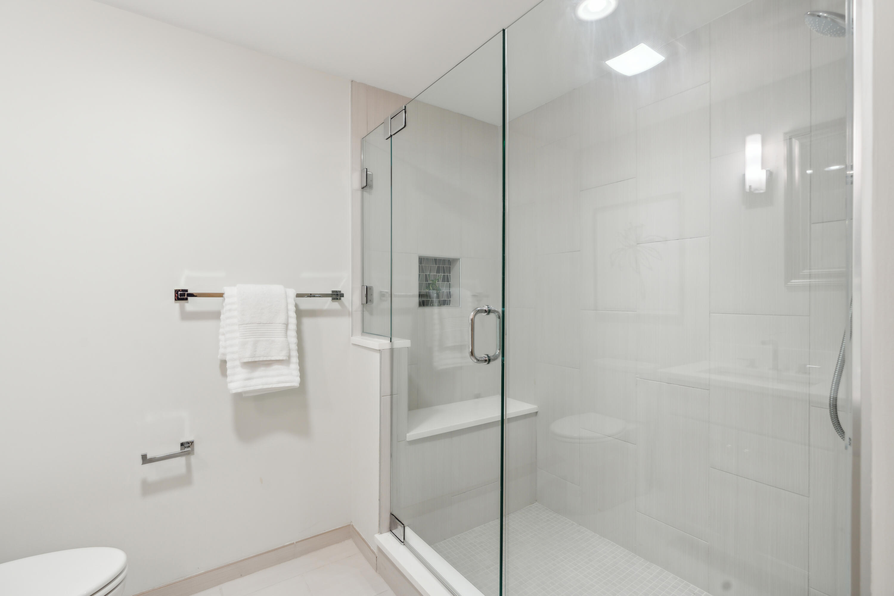 113 Newbury Street, 105