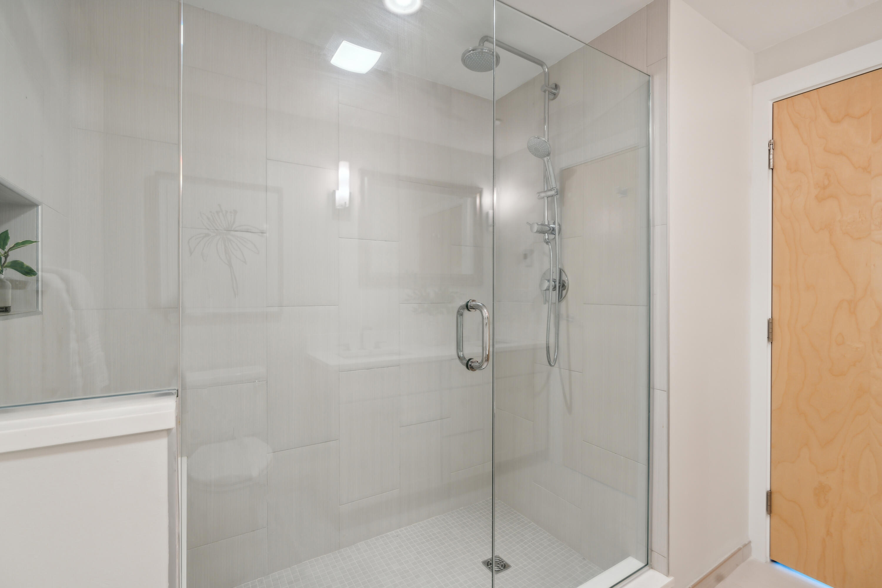 113 Newbury Street, 105