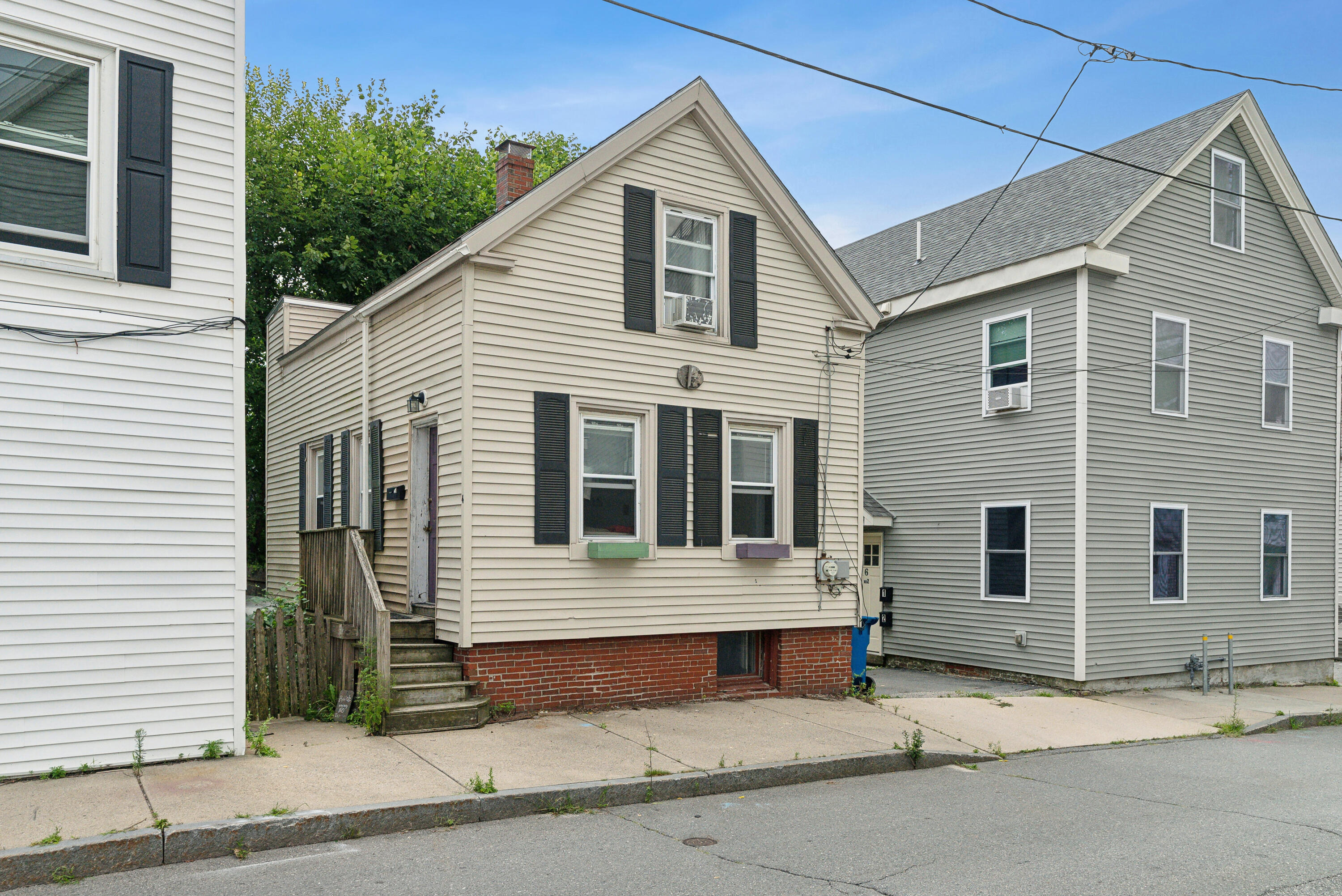 4 Romasco Lane