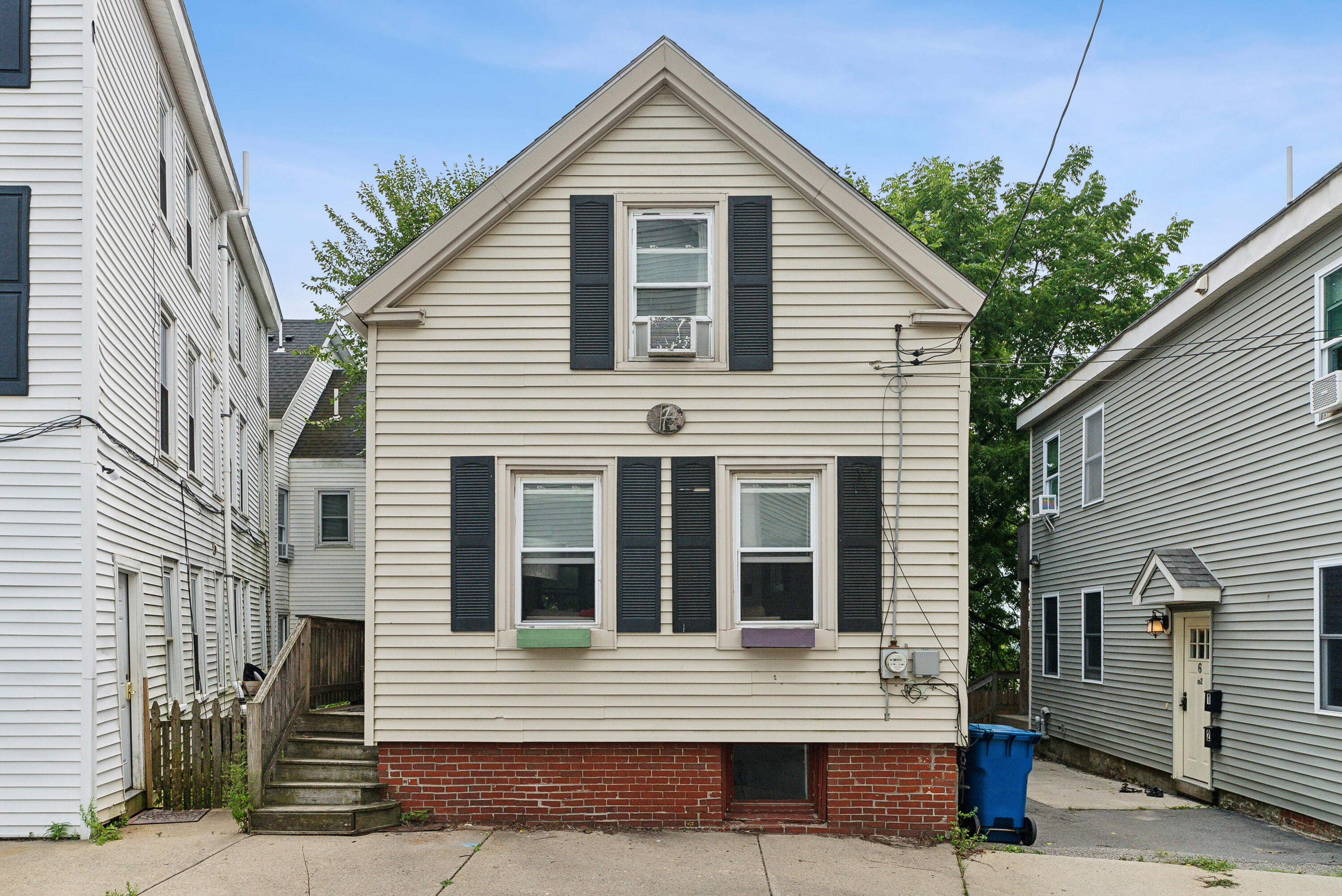 4 Romasco Lane