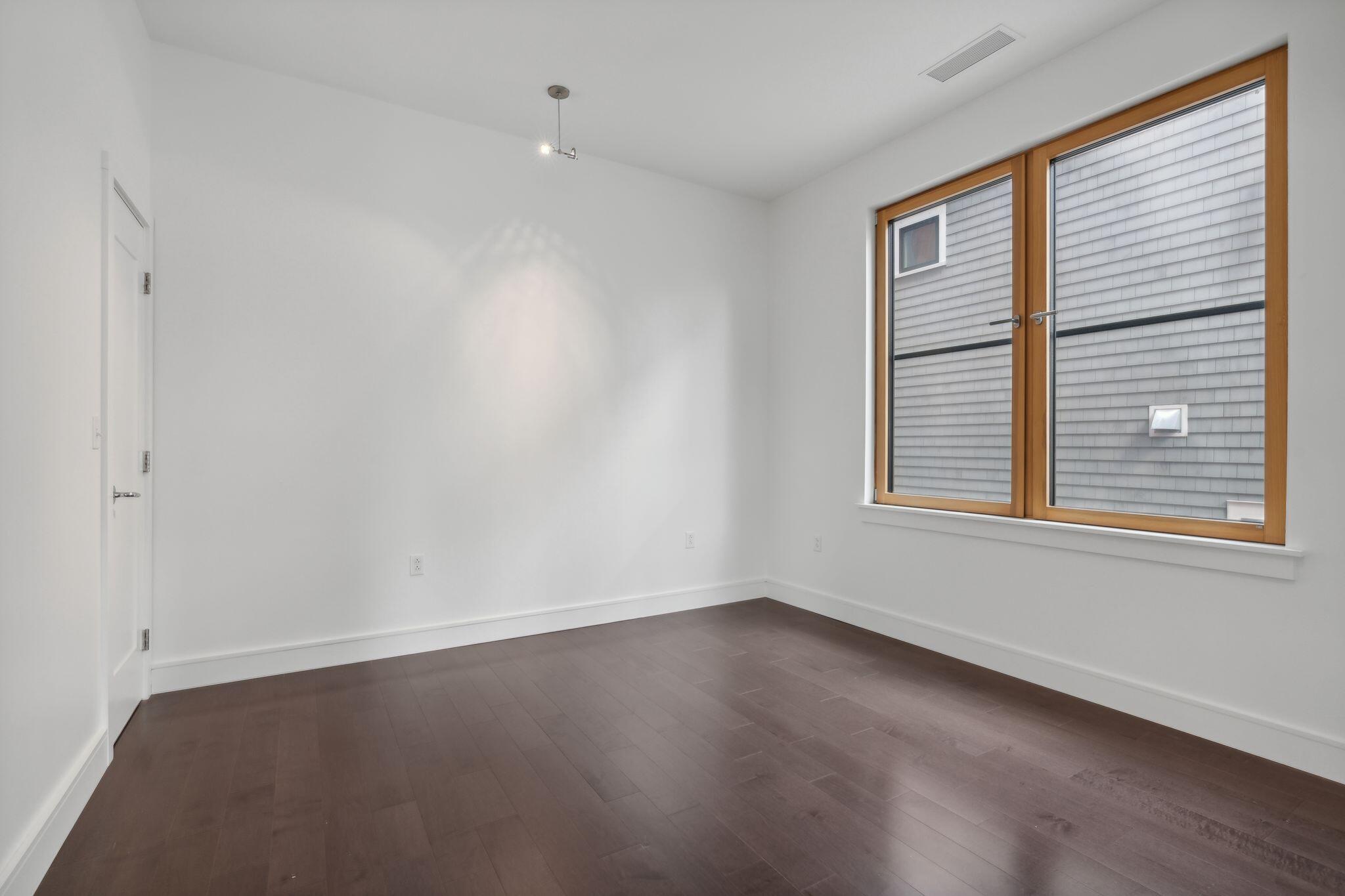 118 Congress Street, 203
