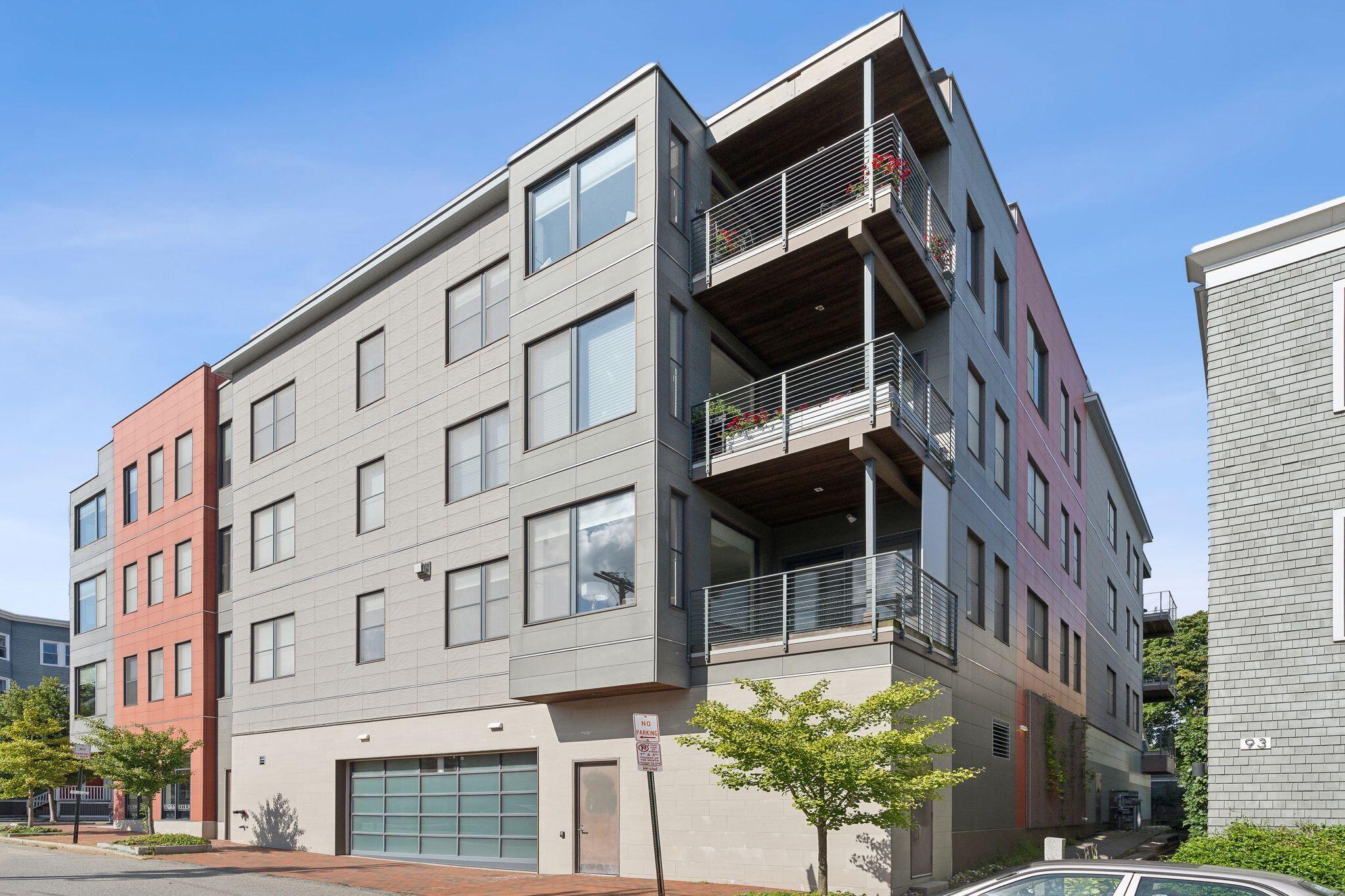 118 Congress Street, 203