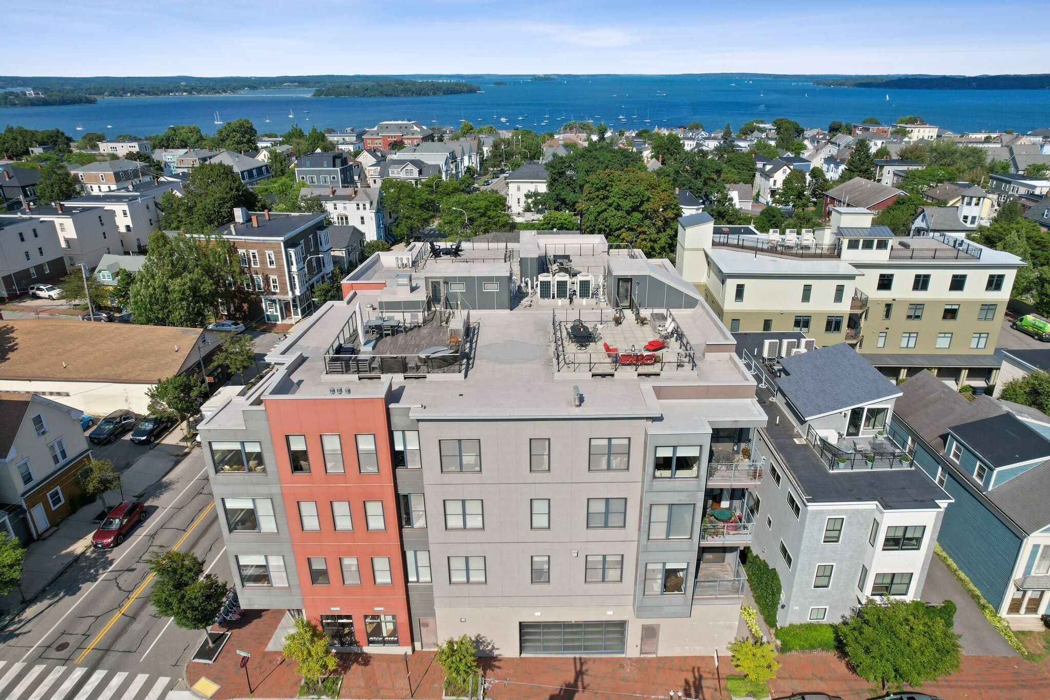 118 Congress Street, 203