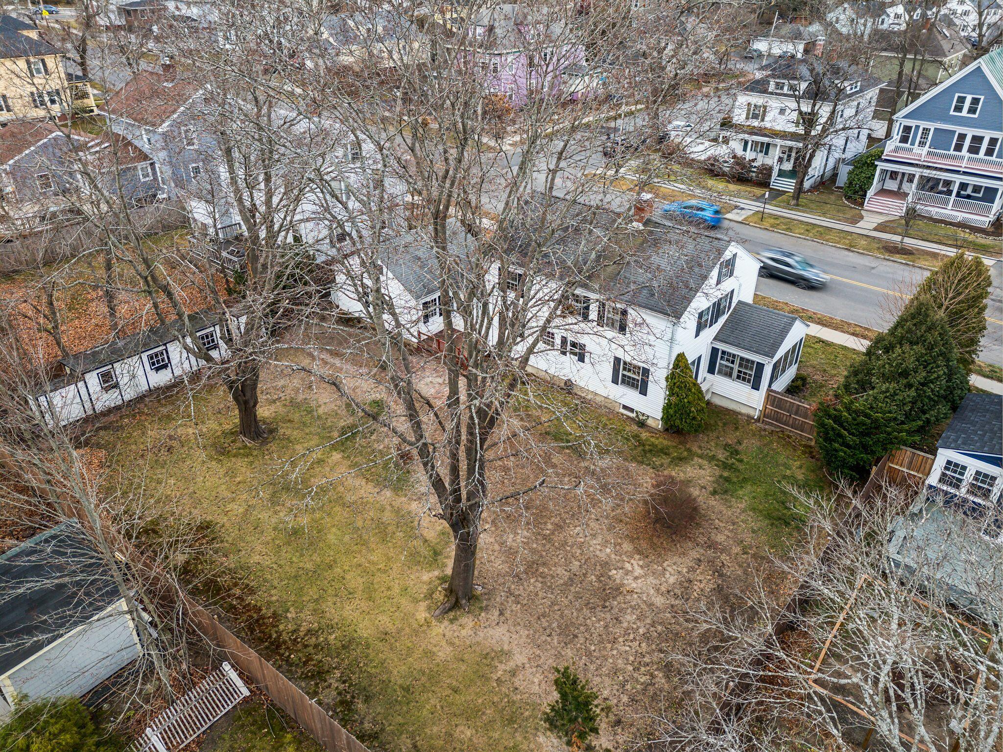411 Woodford Street