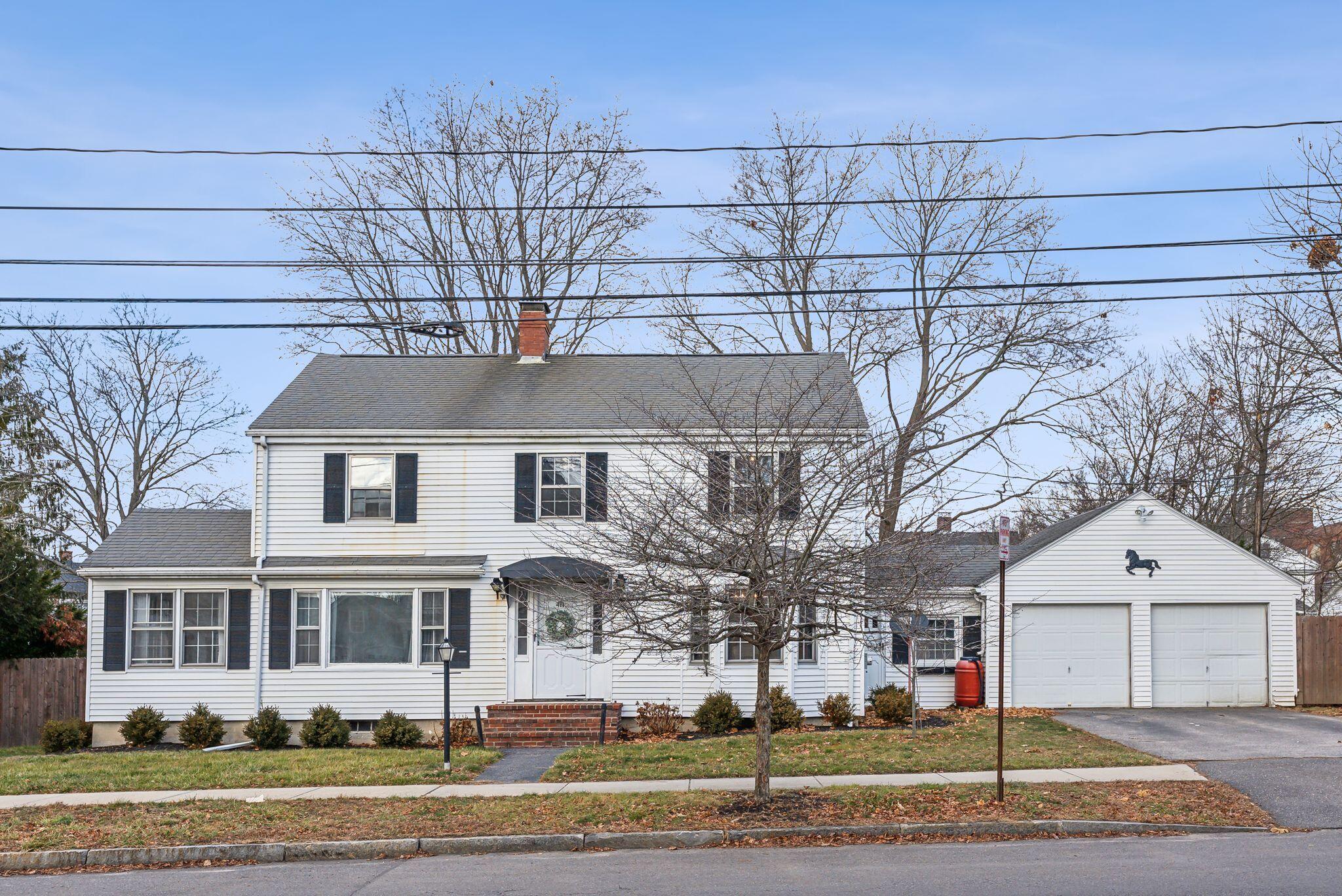 411 Woodford Street