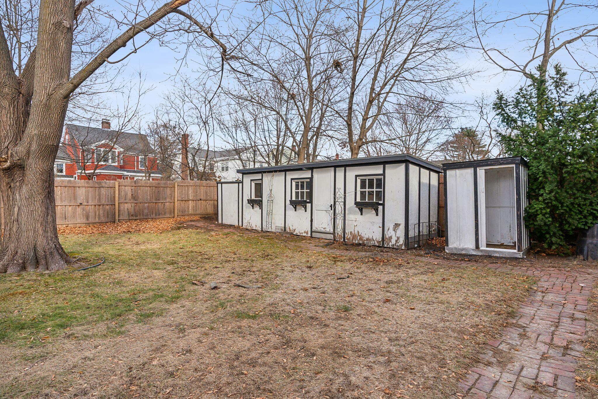 411 Woodford Street