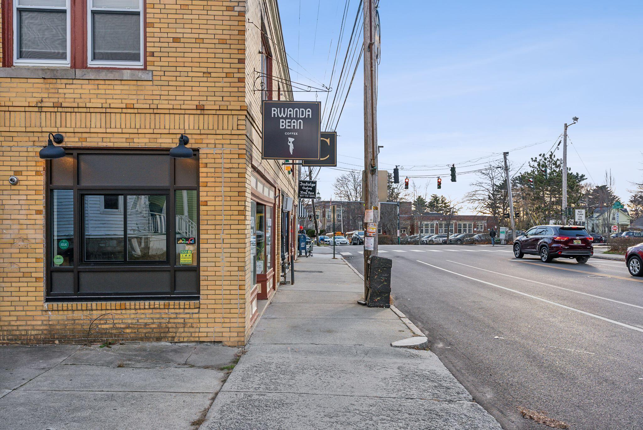 411 Woodford Street