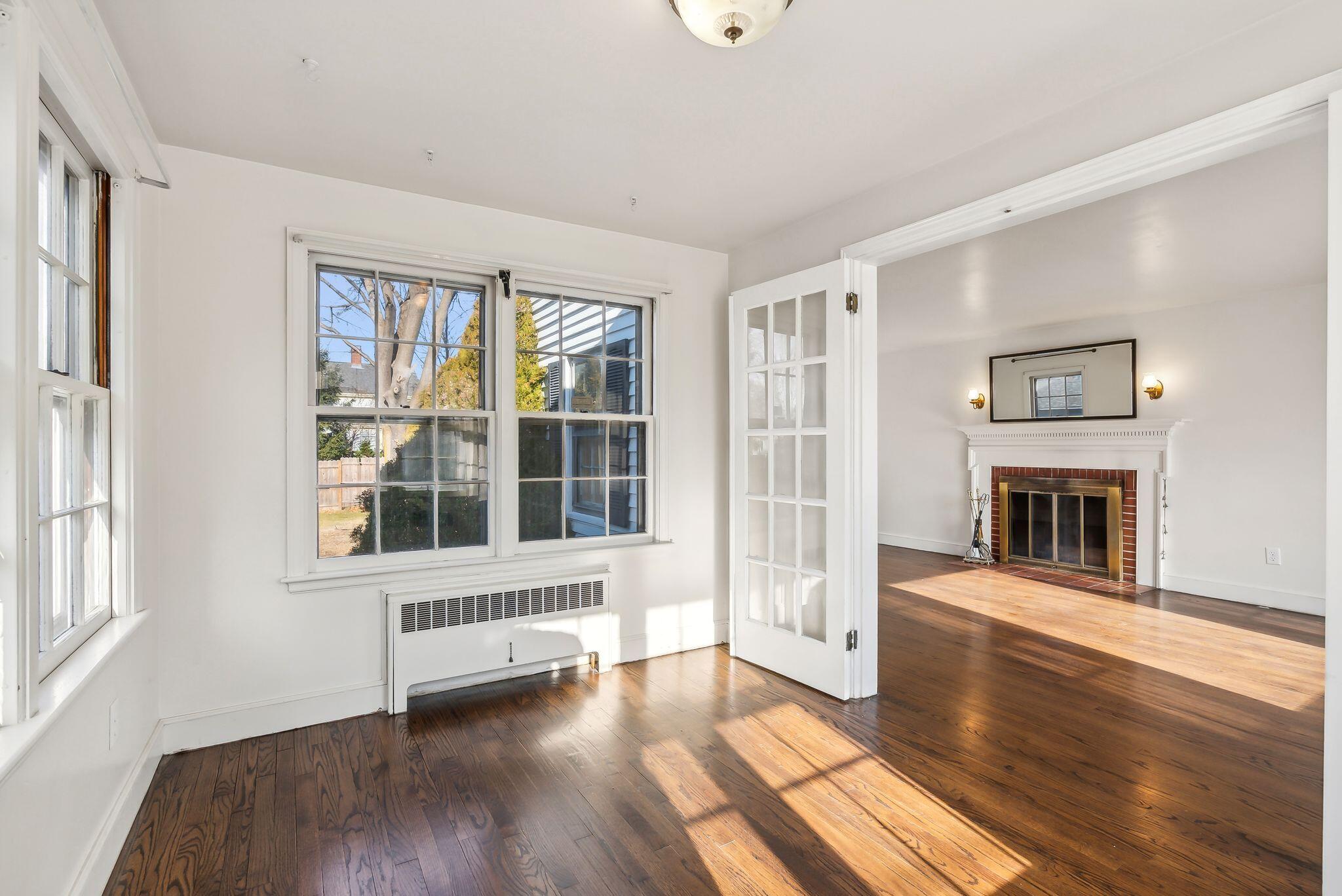 411 Woodford Street