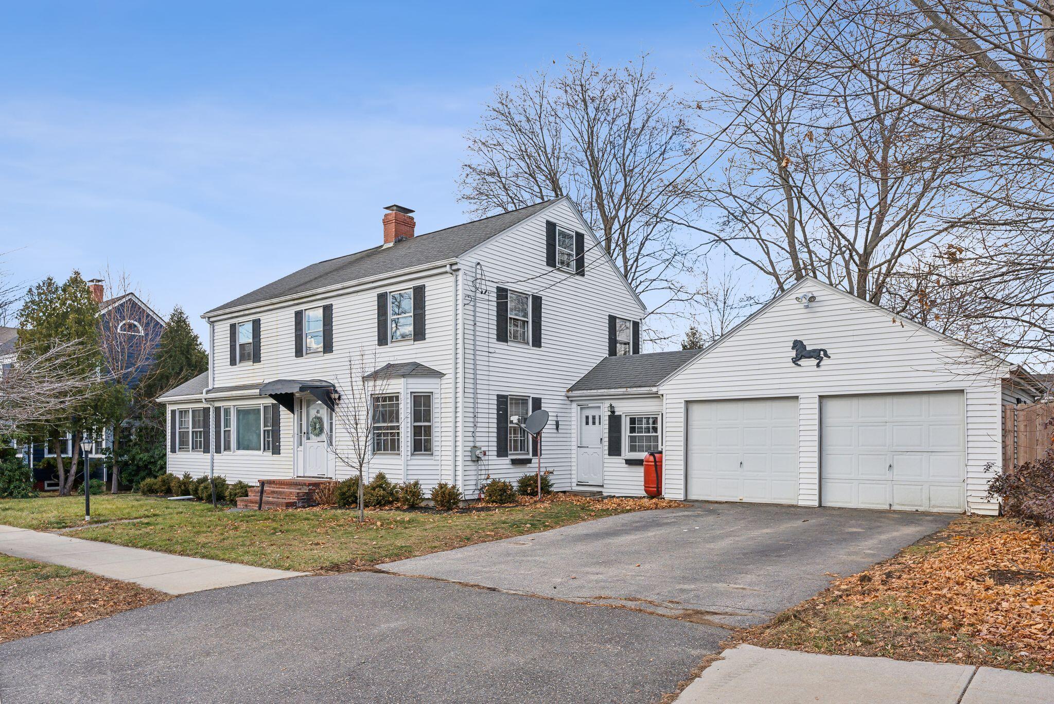 411 Woodford Street