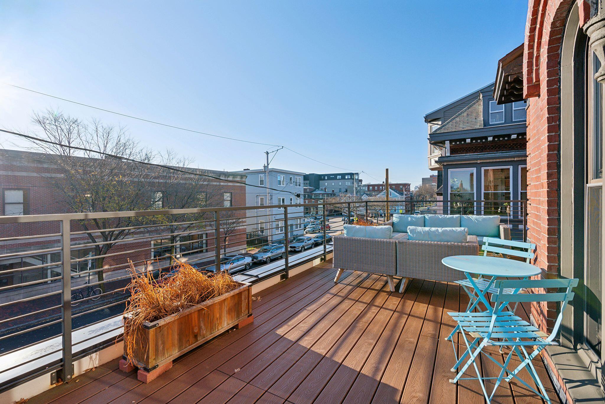273 Congress Street, 9