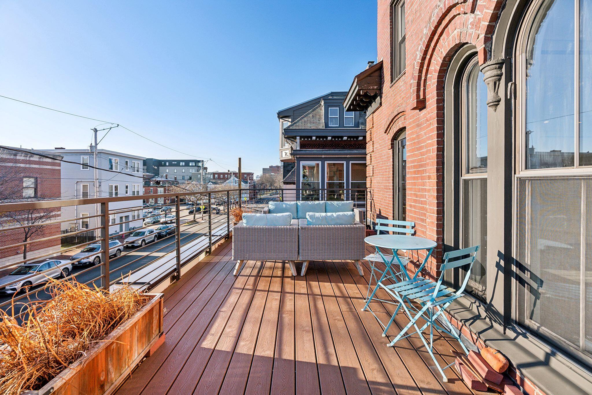 273 Congress Street, 9