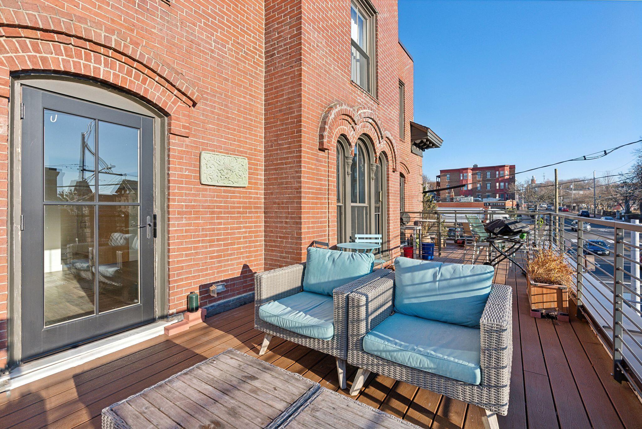 273 Congress Street, 9