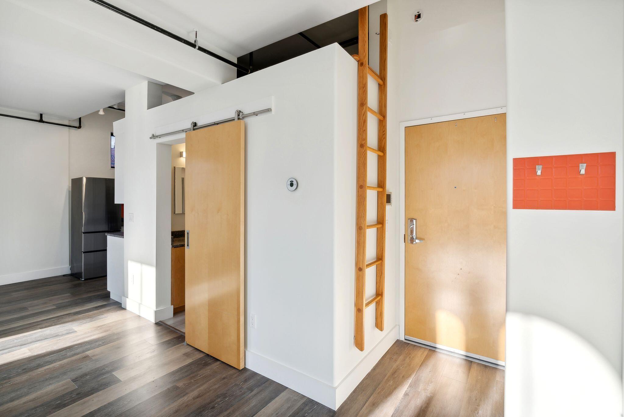 273 Congress Street, 9
