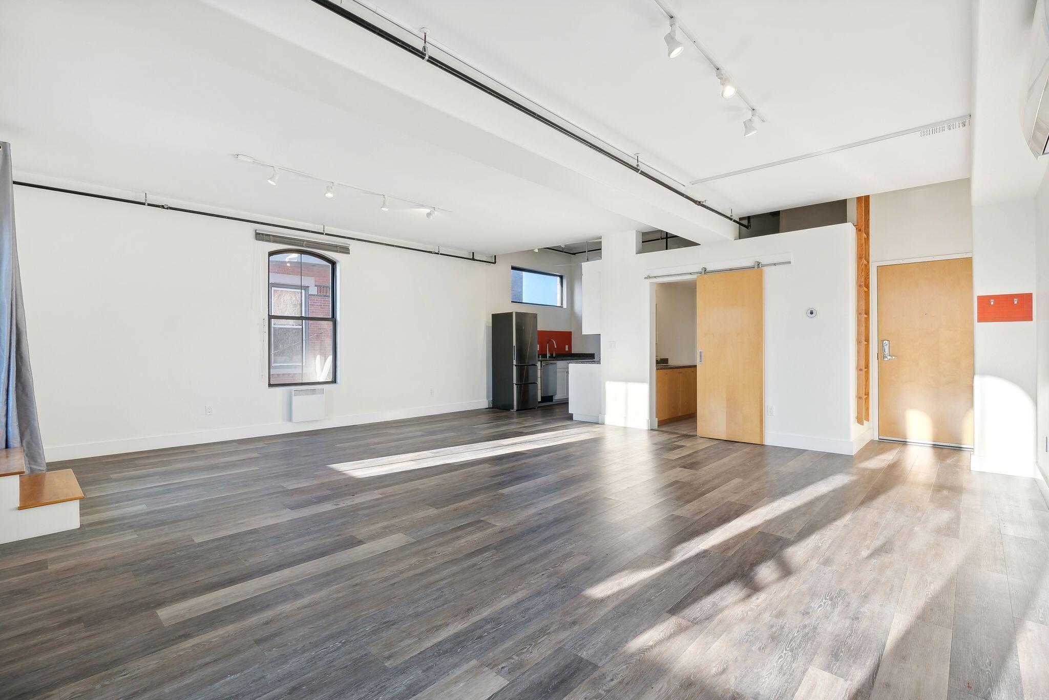 273 Congress Street, 9