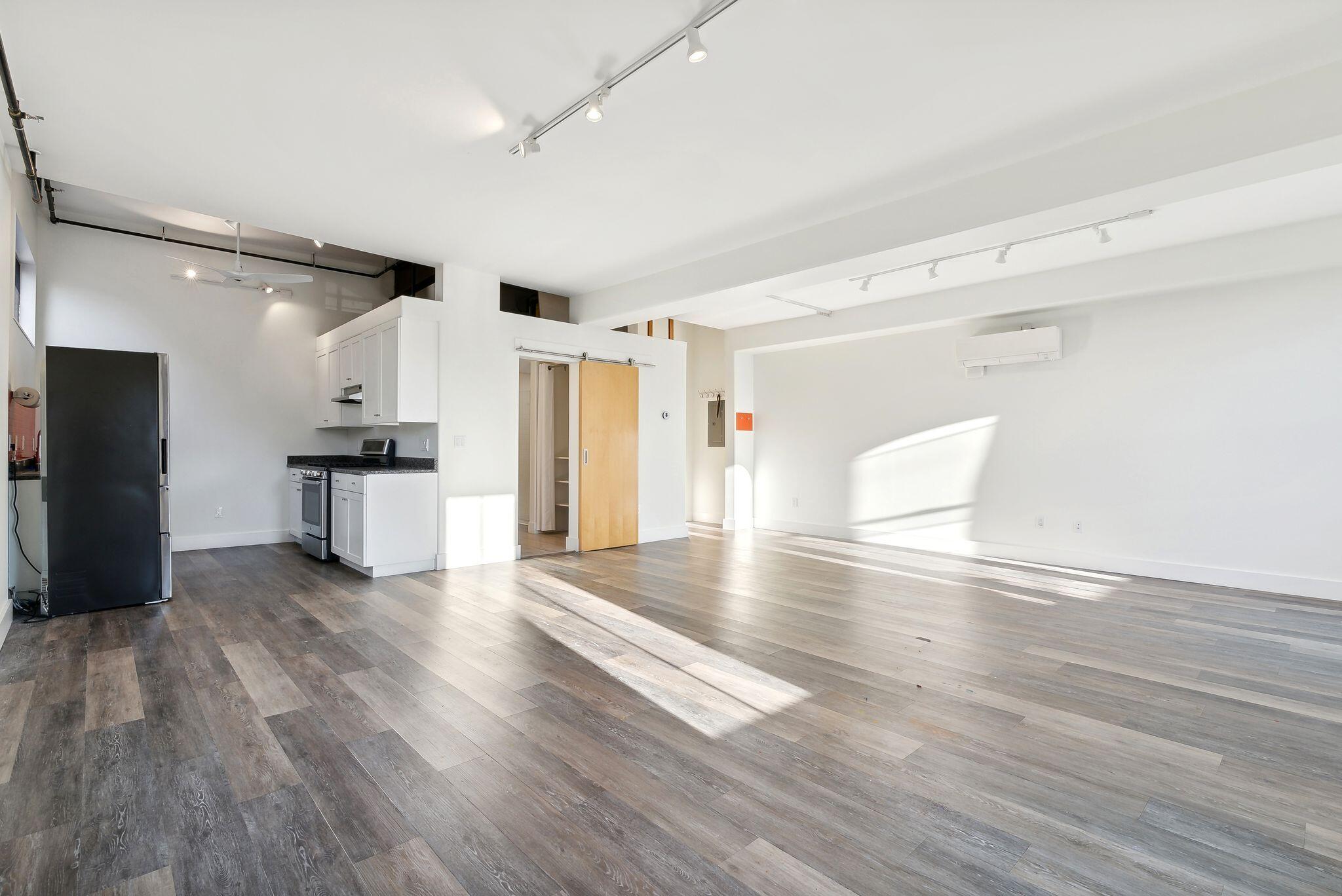 273 Congress Street, 9