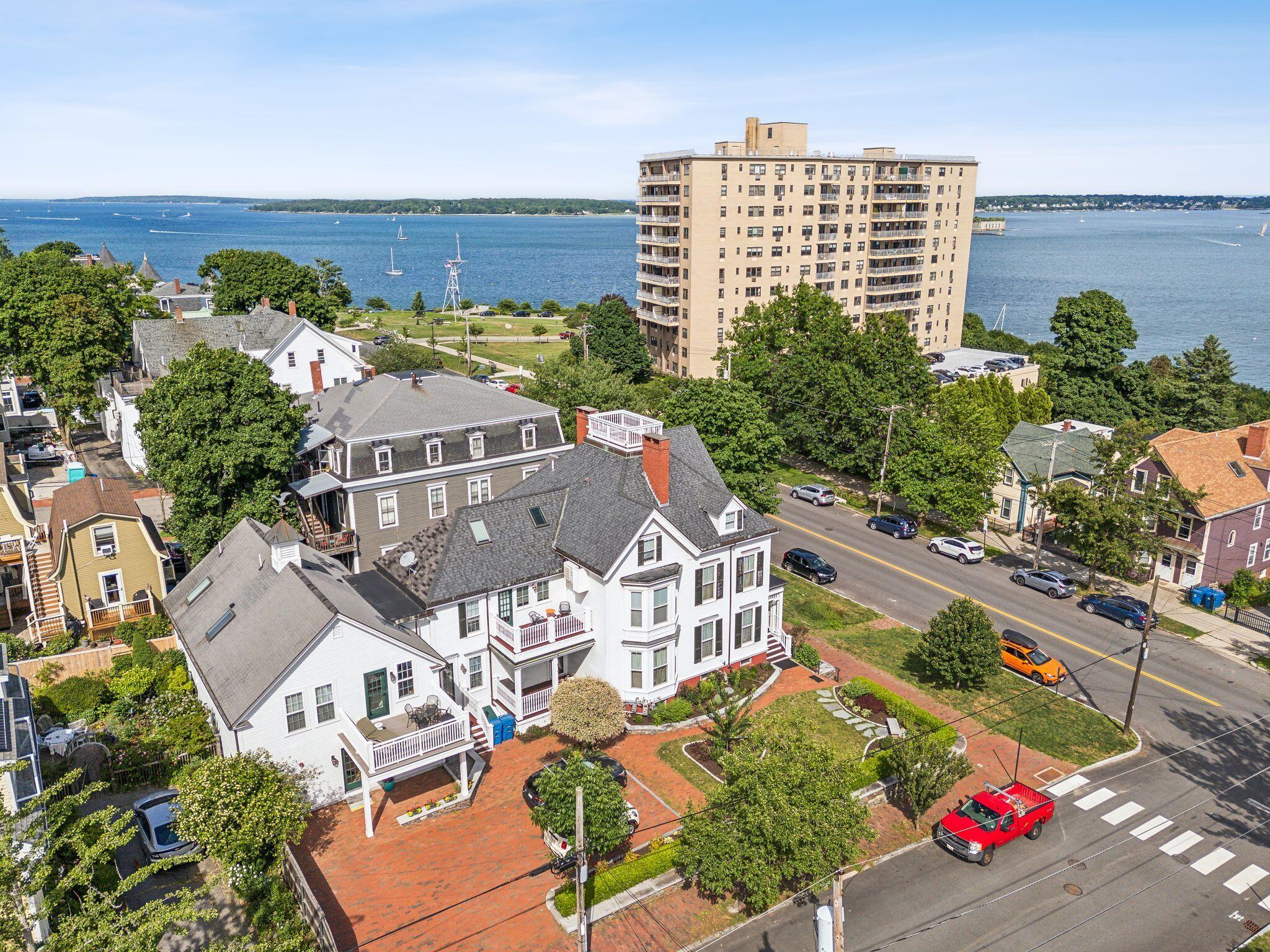 22 Eastern Promenade, 3