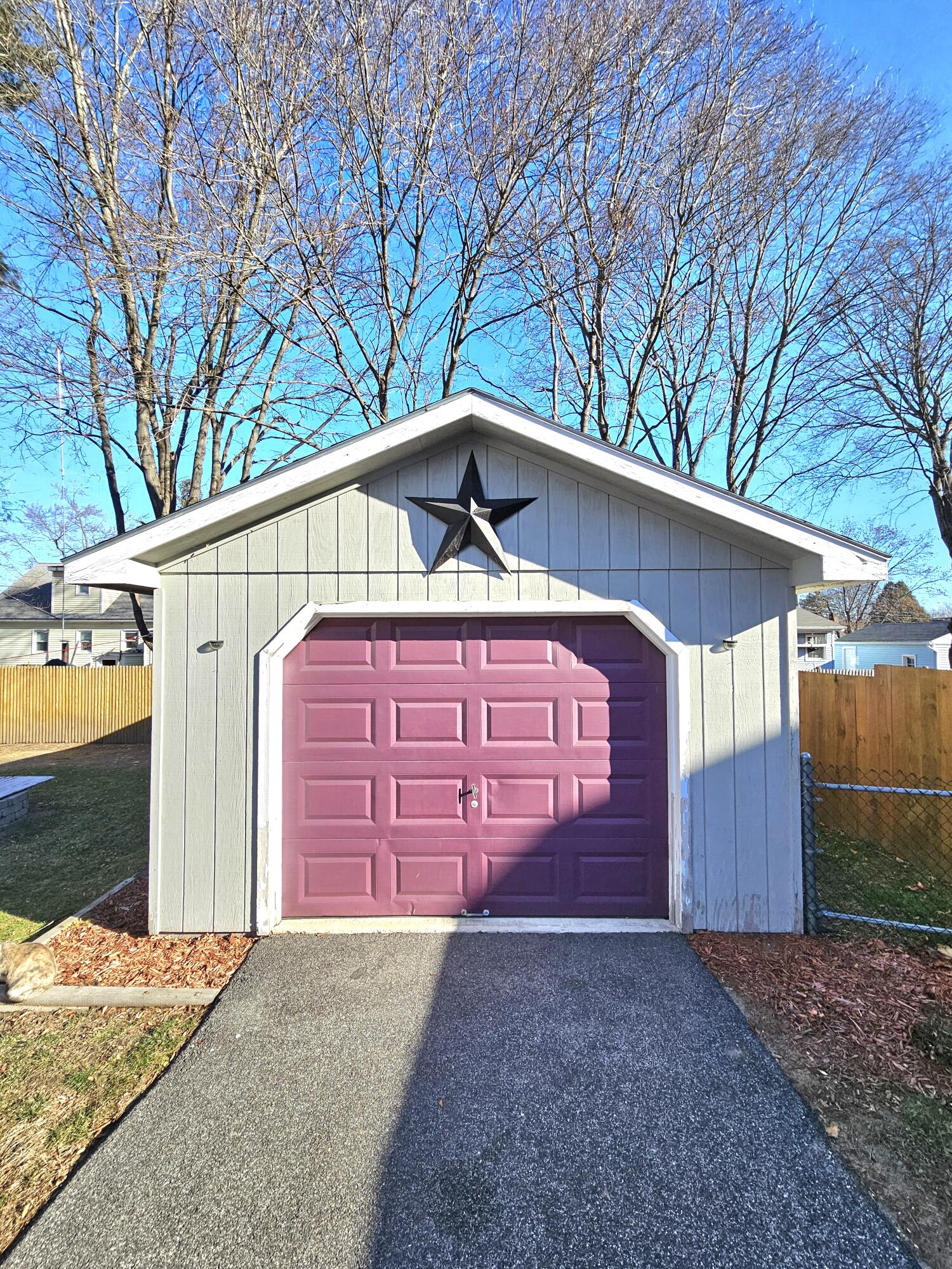 10 Maple Street