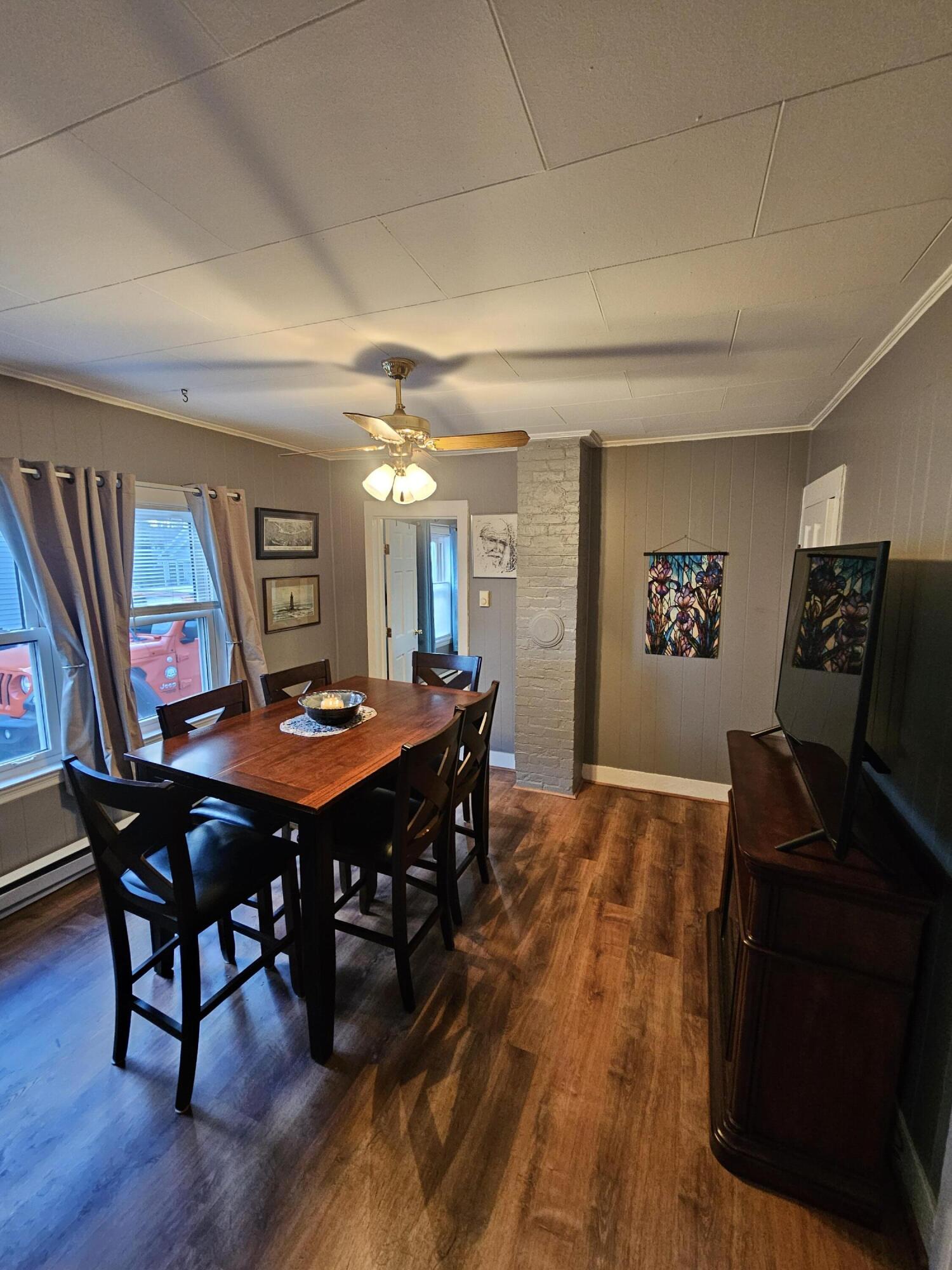10 Maple Street