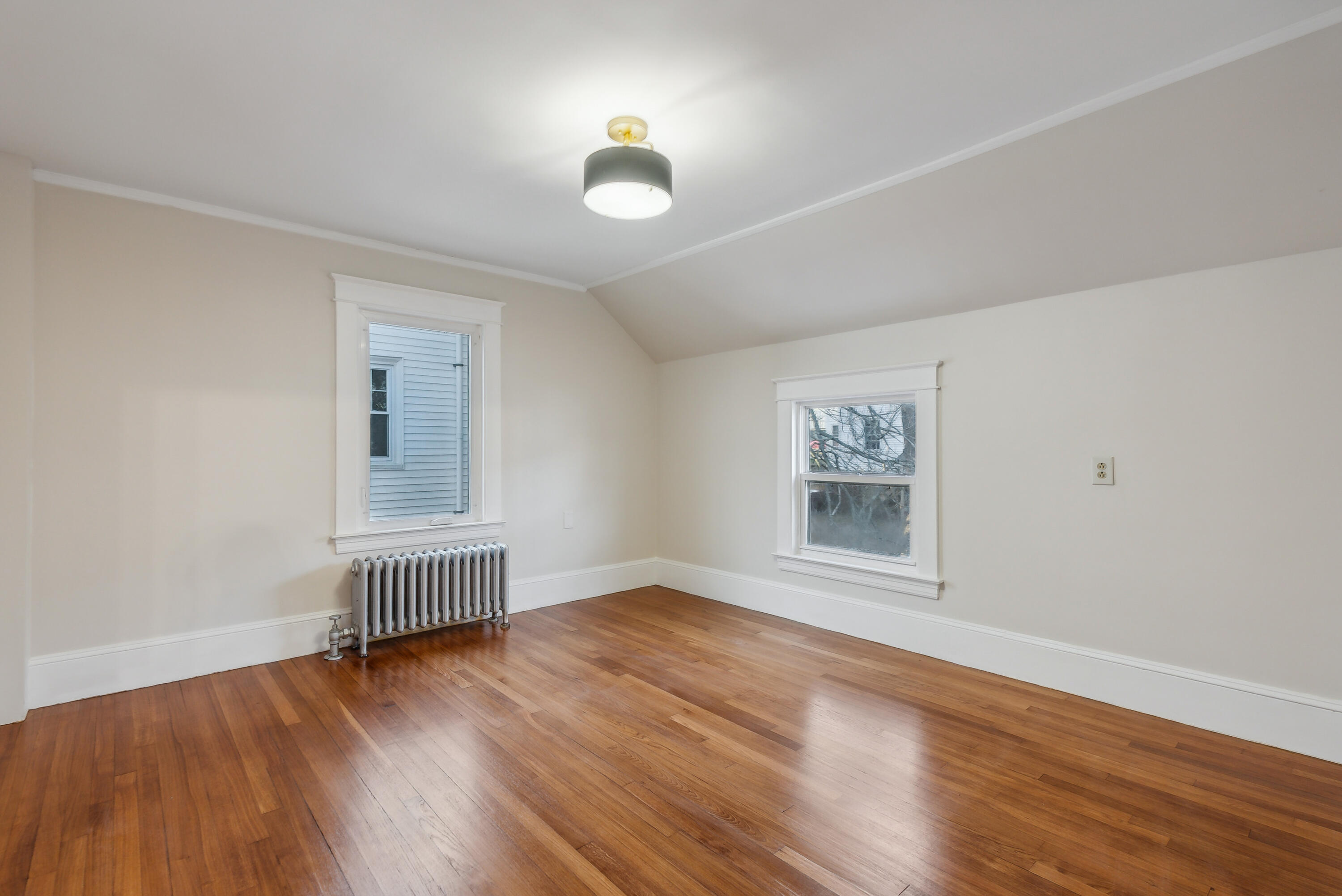 11 Chamberlain Avenue