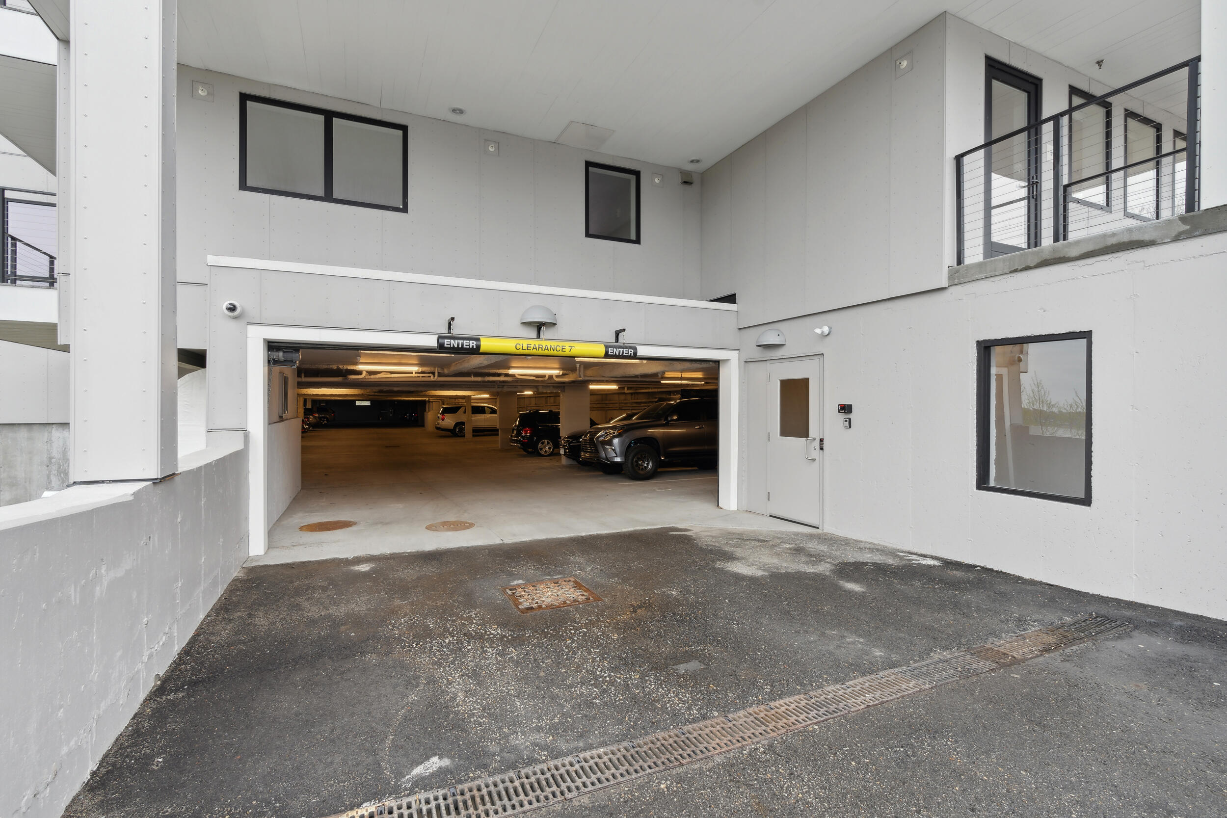 218 Washington Avenue, PH402