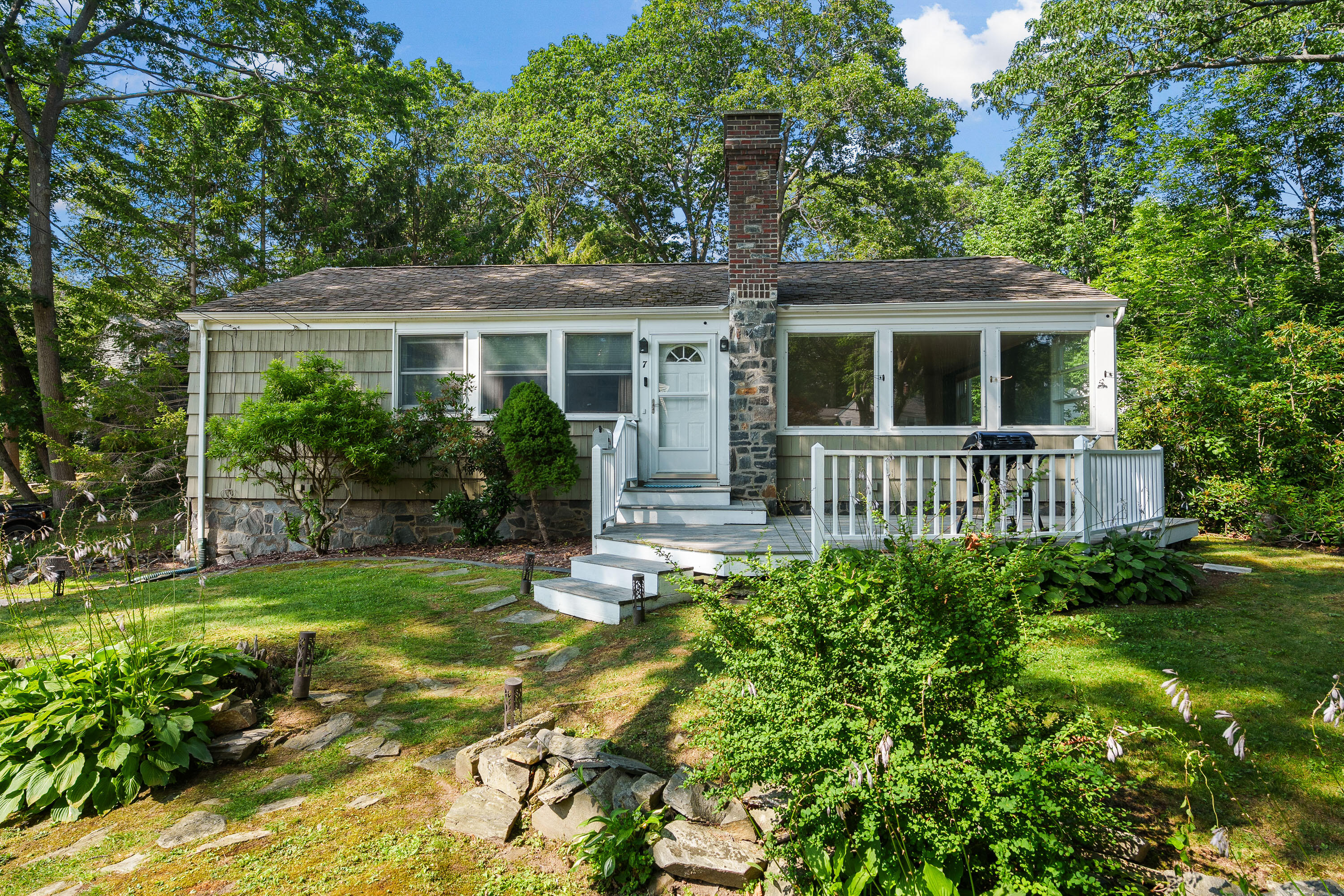 7 Rocky Knoll Road