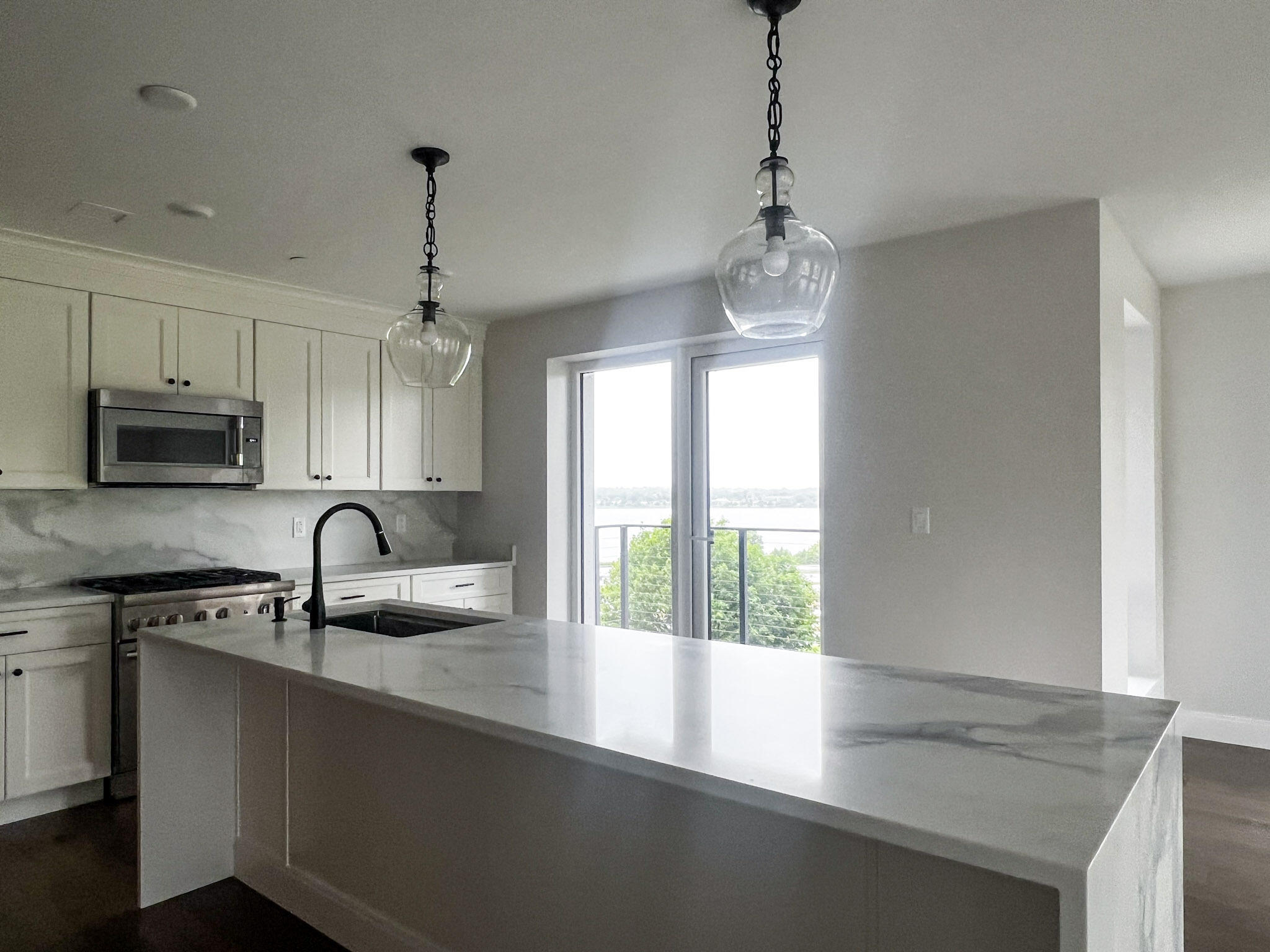 218 Washington Avenue, 312