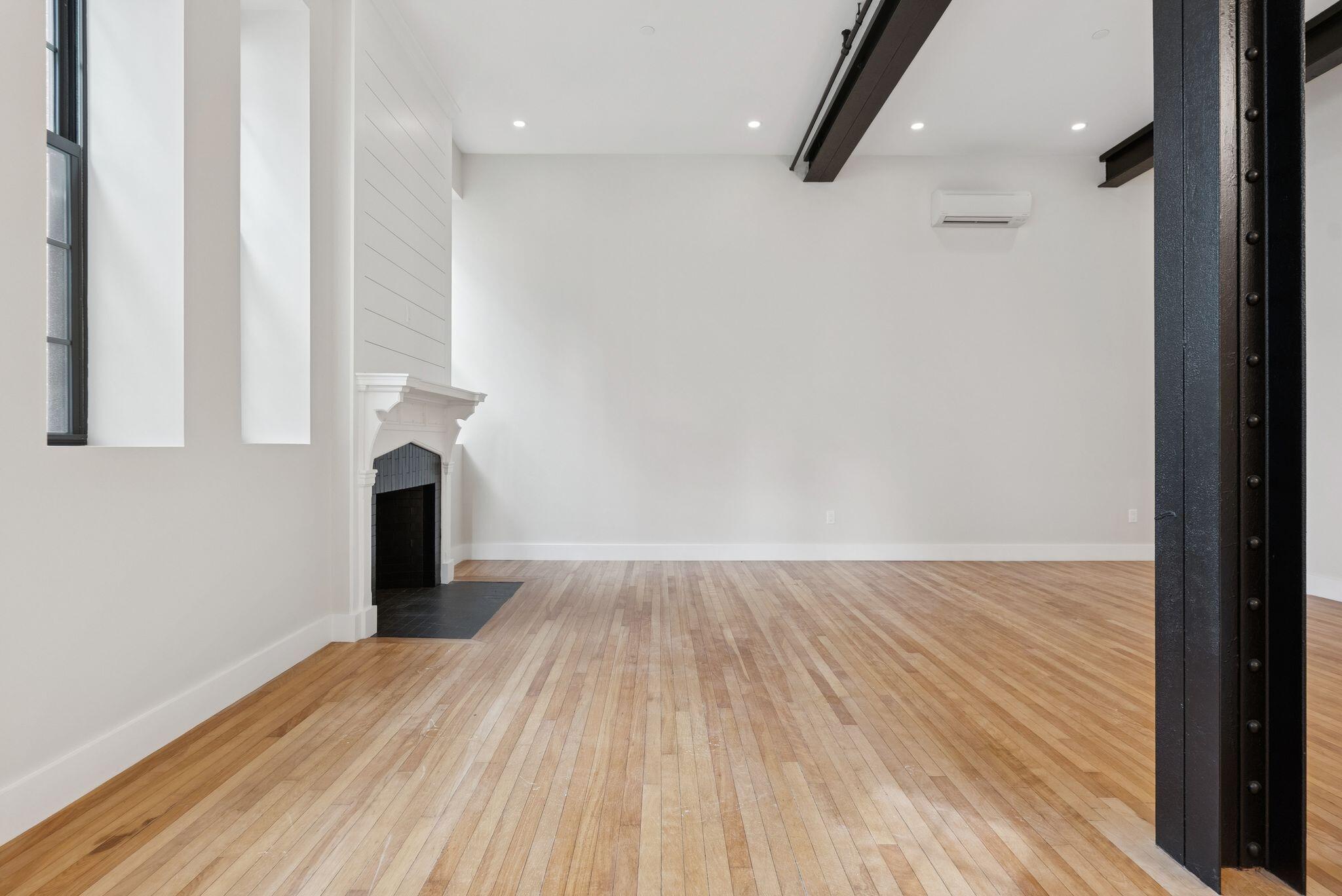26 Thomas Street, 2