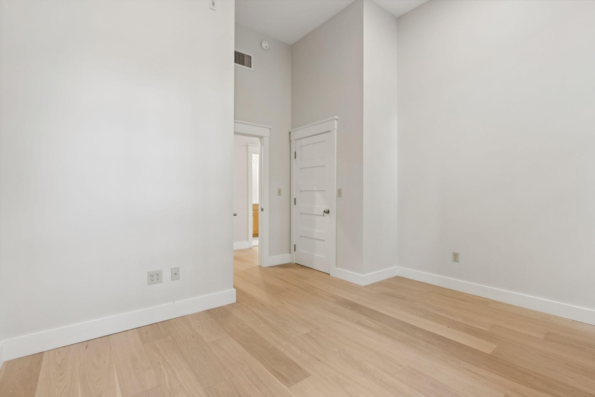 26 Thomas Street, 3