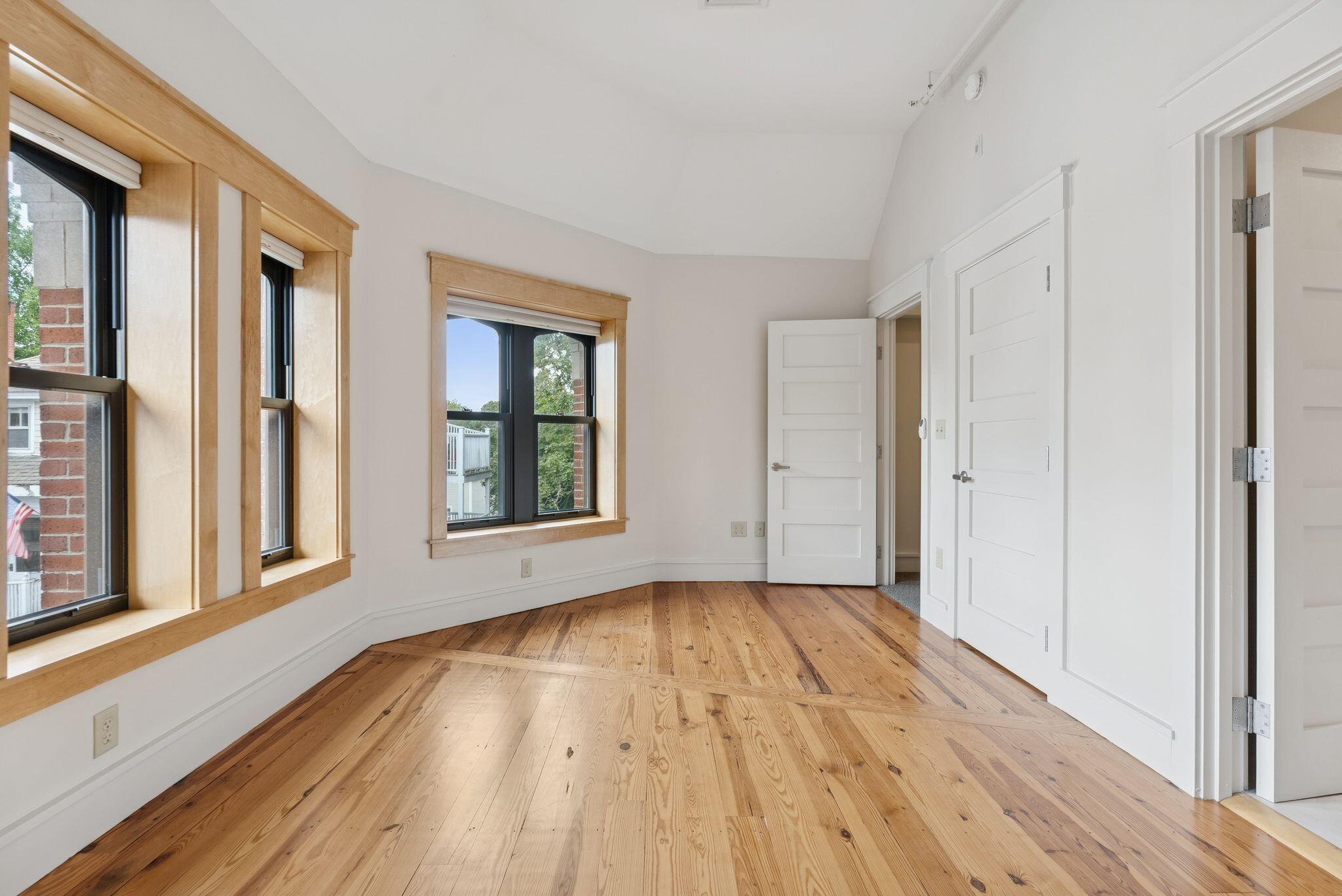 26 Thomas Street, 6
