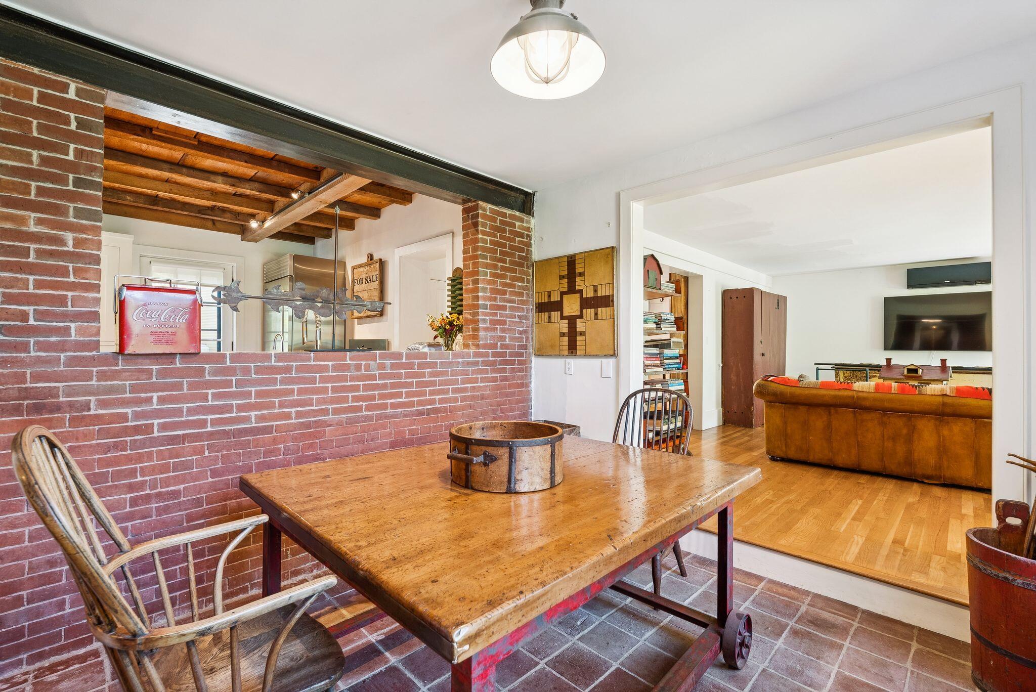 51 Pleasant Street