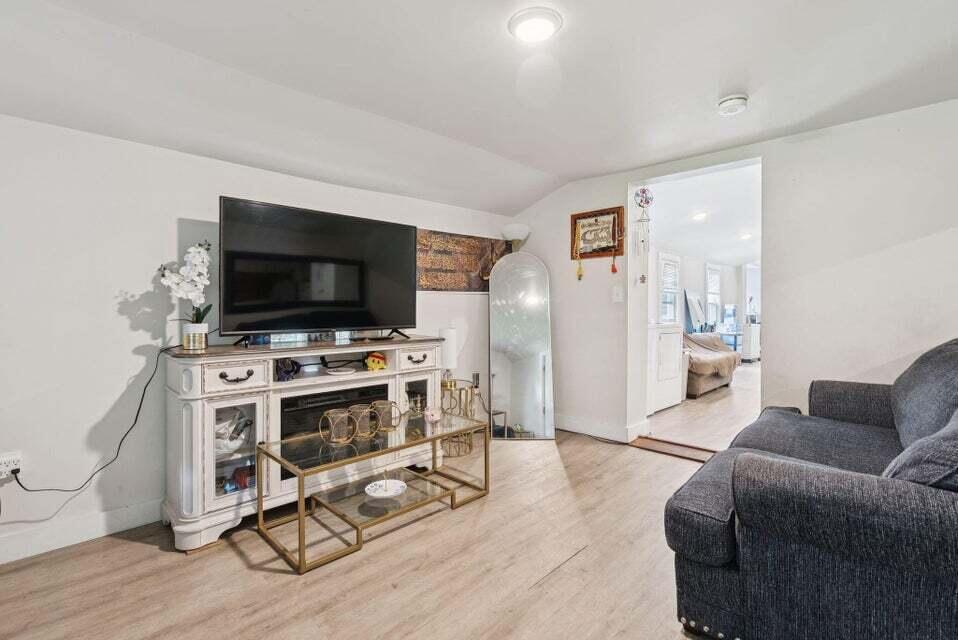 26, 27, 31 Cross Street