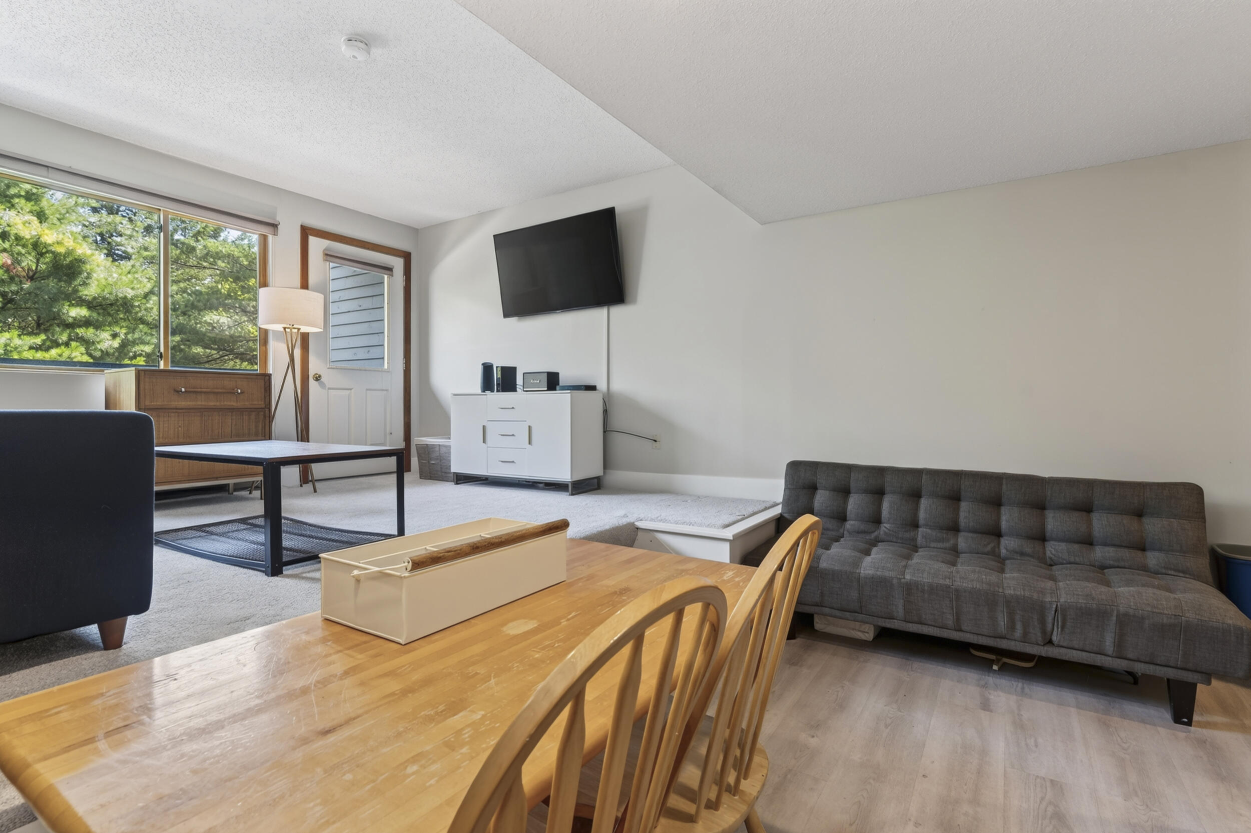 16 Roadrunner Drive B203